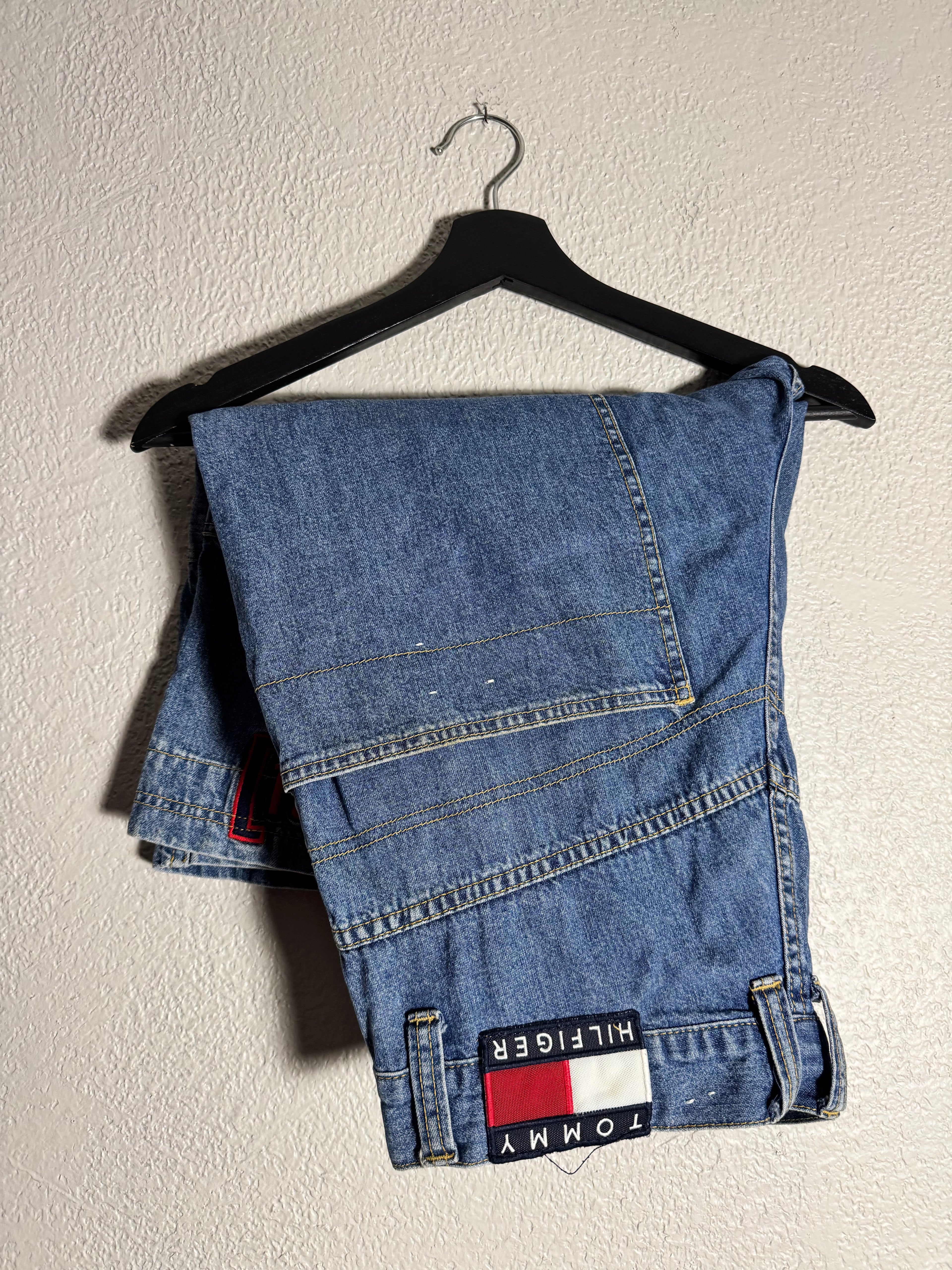 Vtg/Y2K Tommy Hilfiger Baggy Jean Shorts Size 32