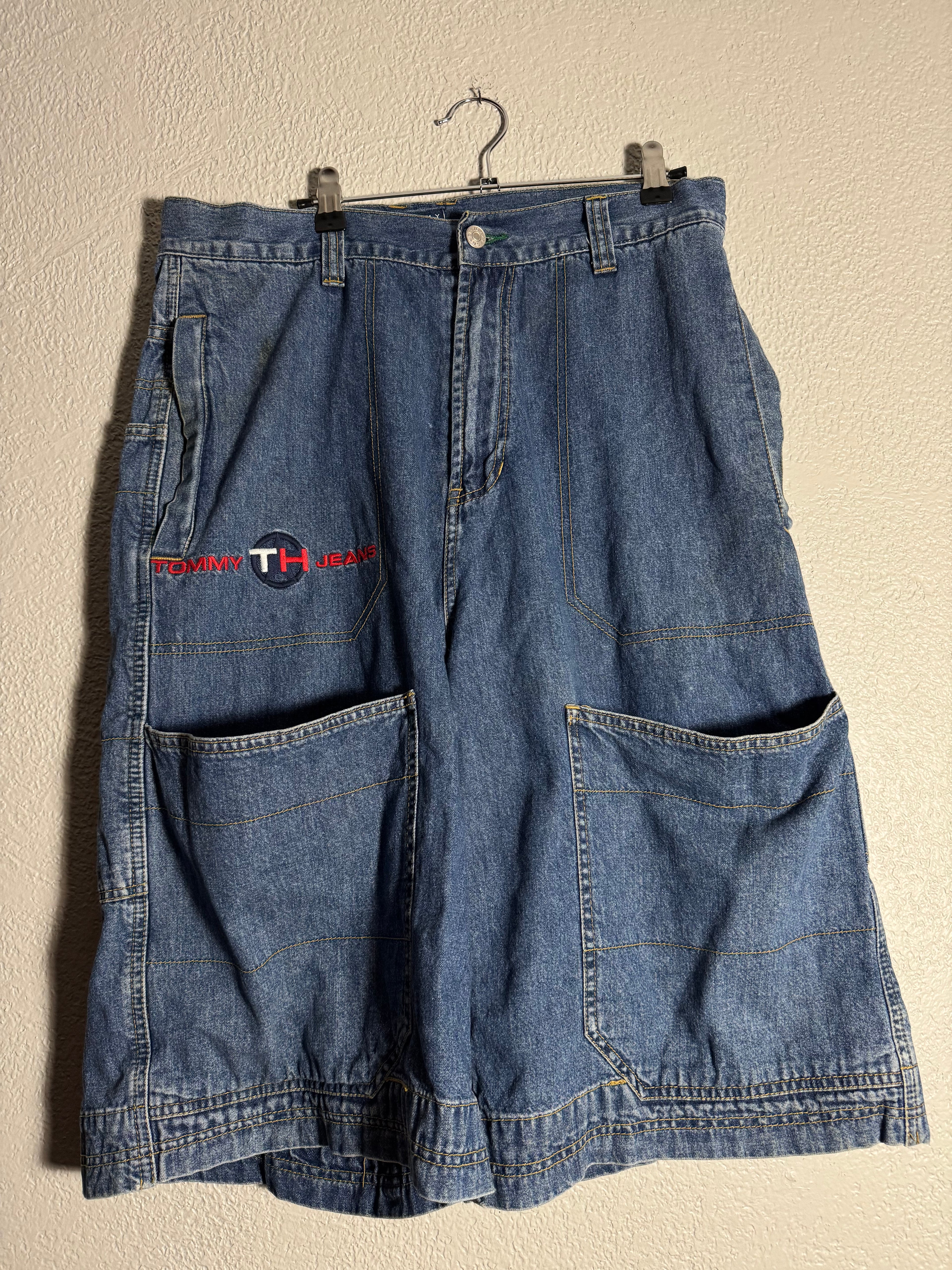 Vtg/Y2K Tommy Hilfiger Baggy Jean Shorts Size 32