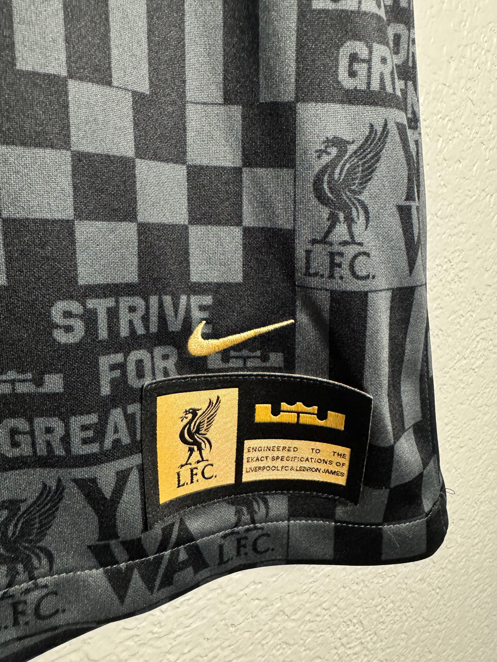 Nike LeBron x Liverpool FC Stadium Jersey Size Small