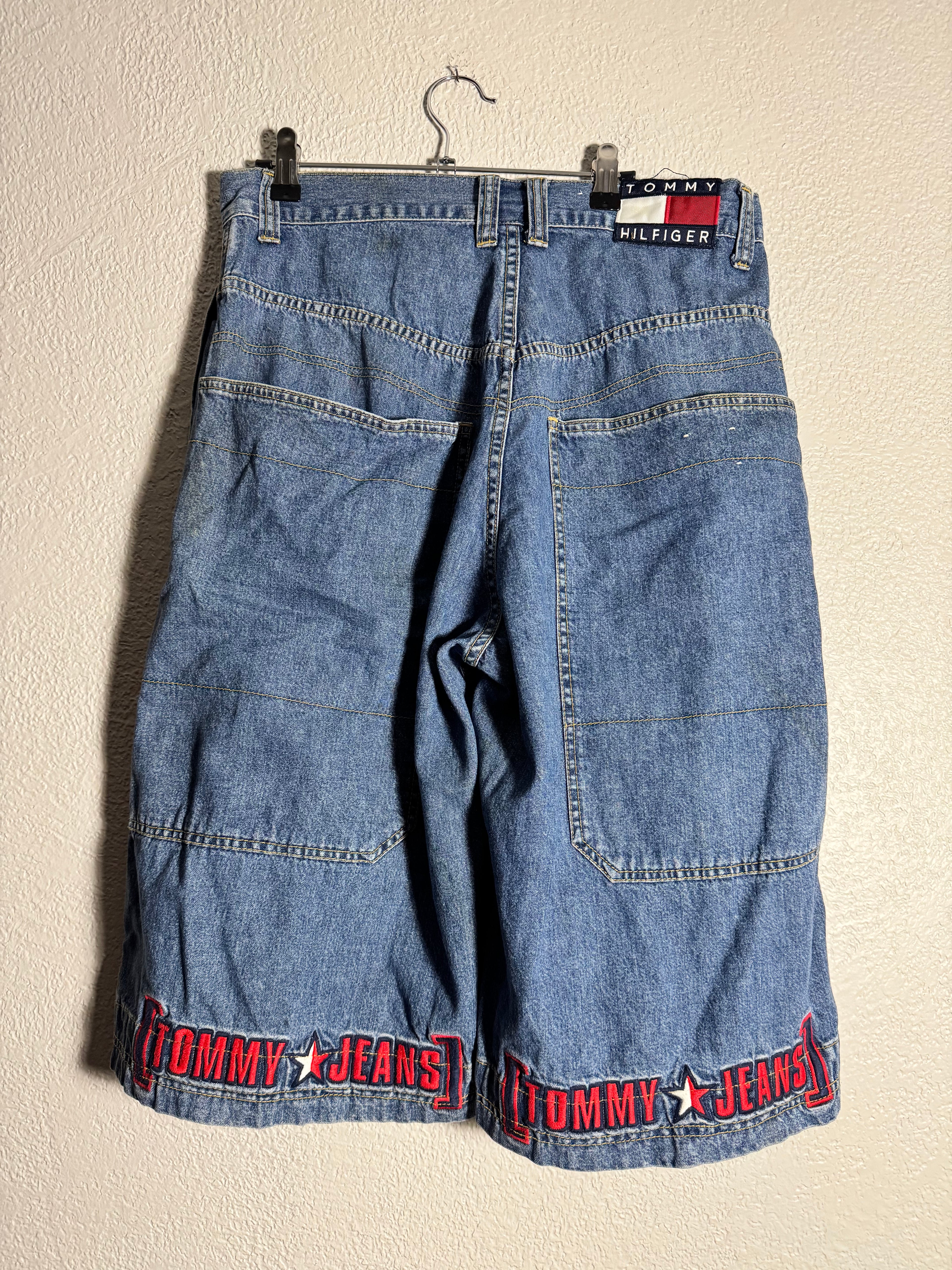 Vtg/Y2K Tommy Hilfiger Baggy Jean Shorts Size 32