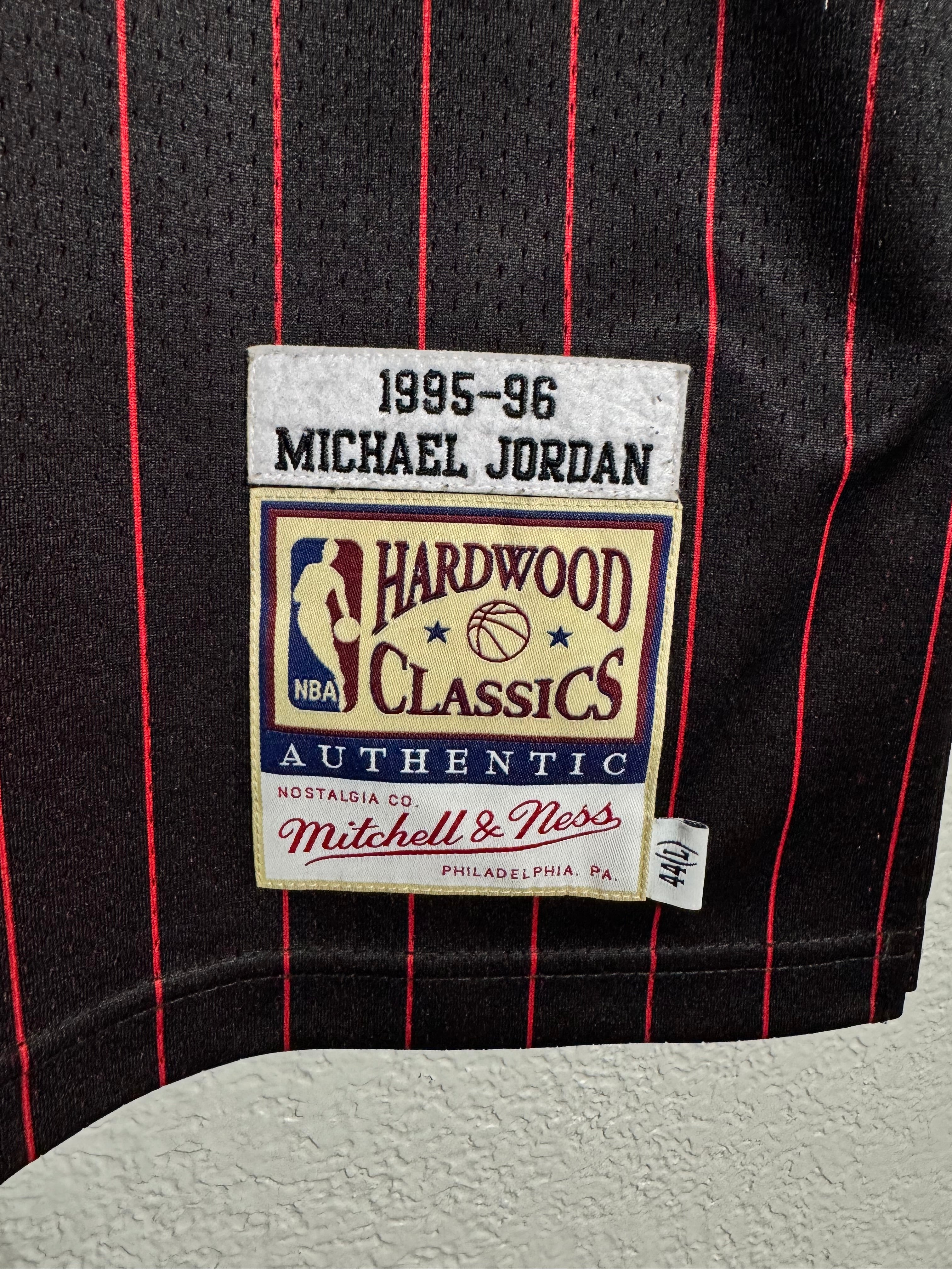 Chicago Bulls Mitchell & Ness Michael Jordan Jersey