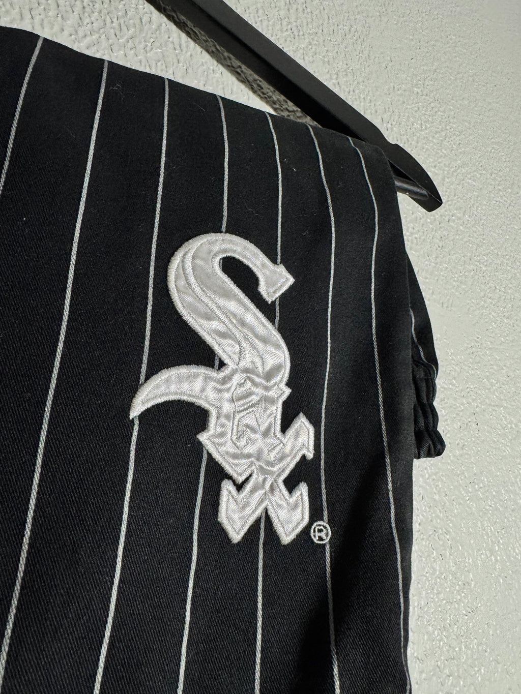 Vintage Chicago White Sox Shorts Black Starter Striped Size M