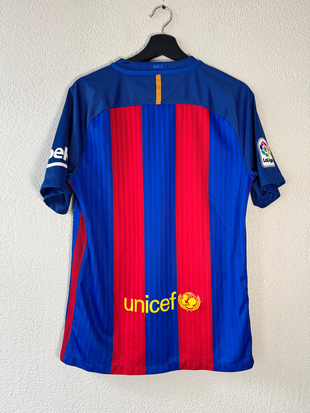 Nike FC Barcelona 2016/17 Home Jersey Size Medium