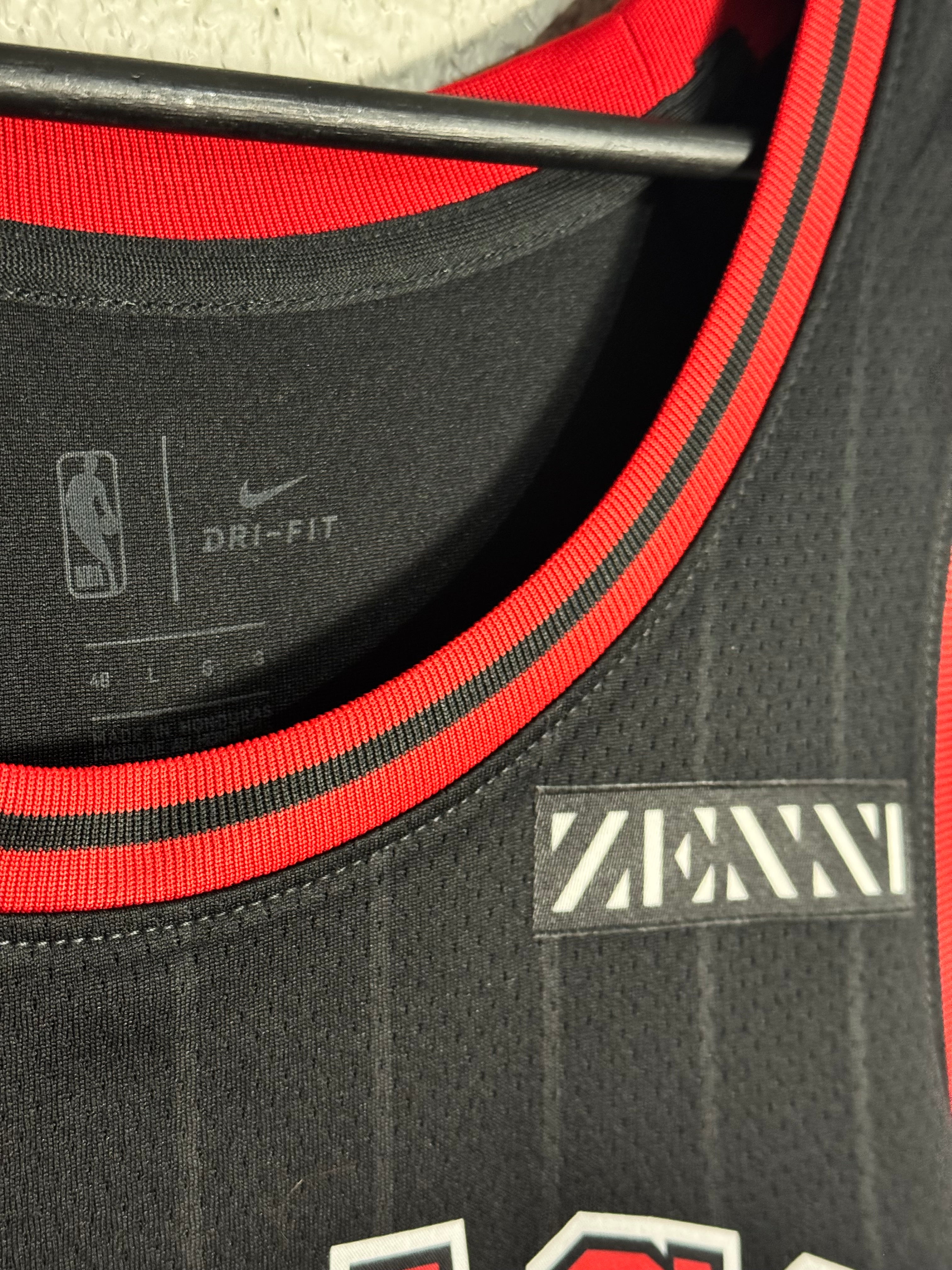 Nike Chicago Bulls Lavine Jersey Size Large
