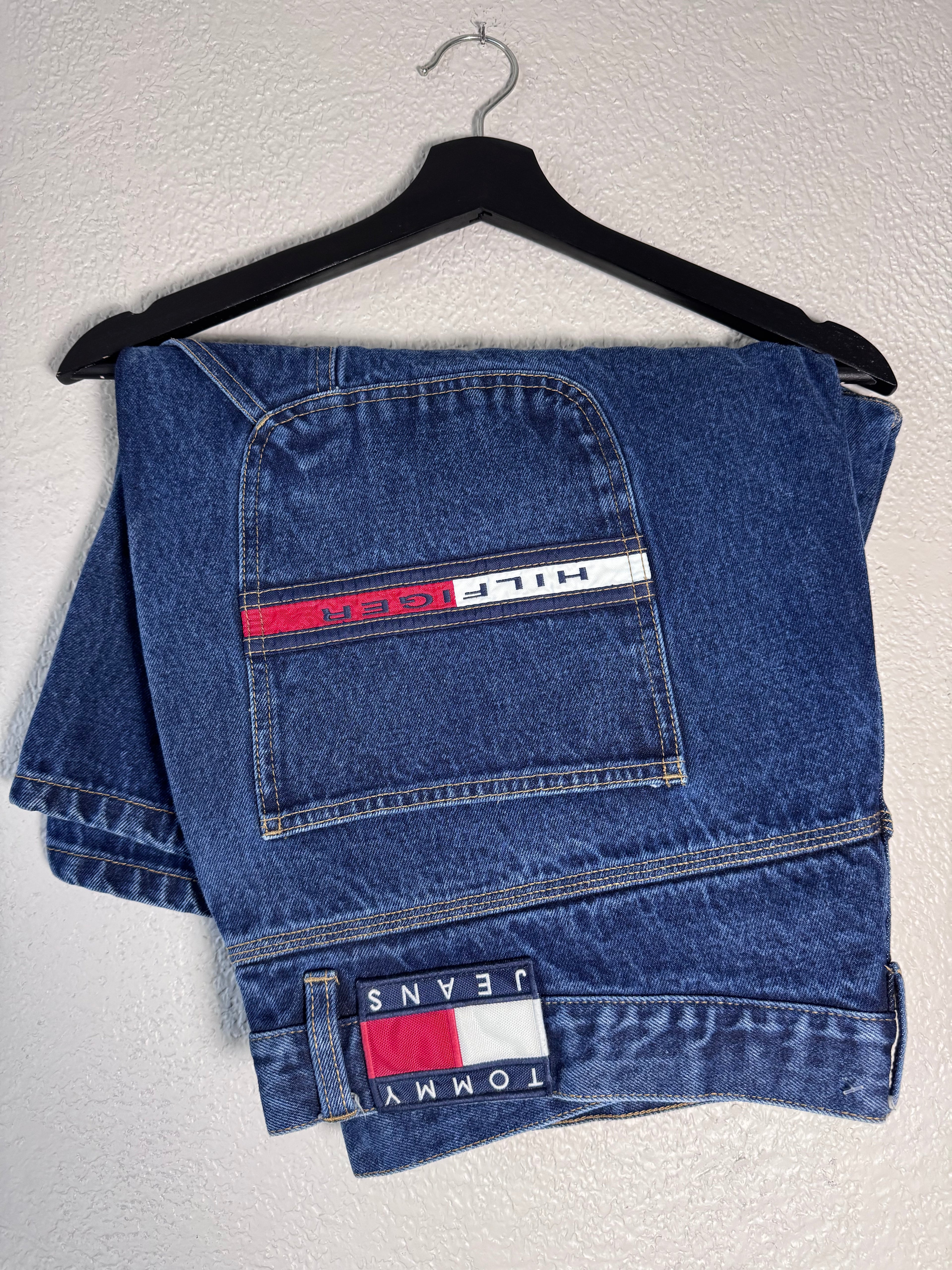 Vtg/Y2K Tommy Hilfiger Baggy Jean Shorts Size 42