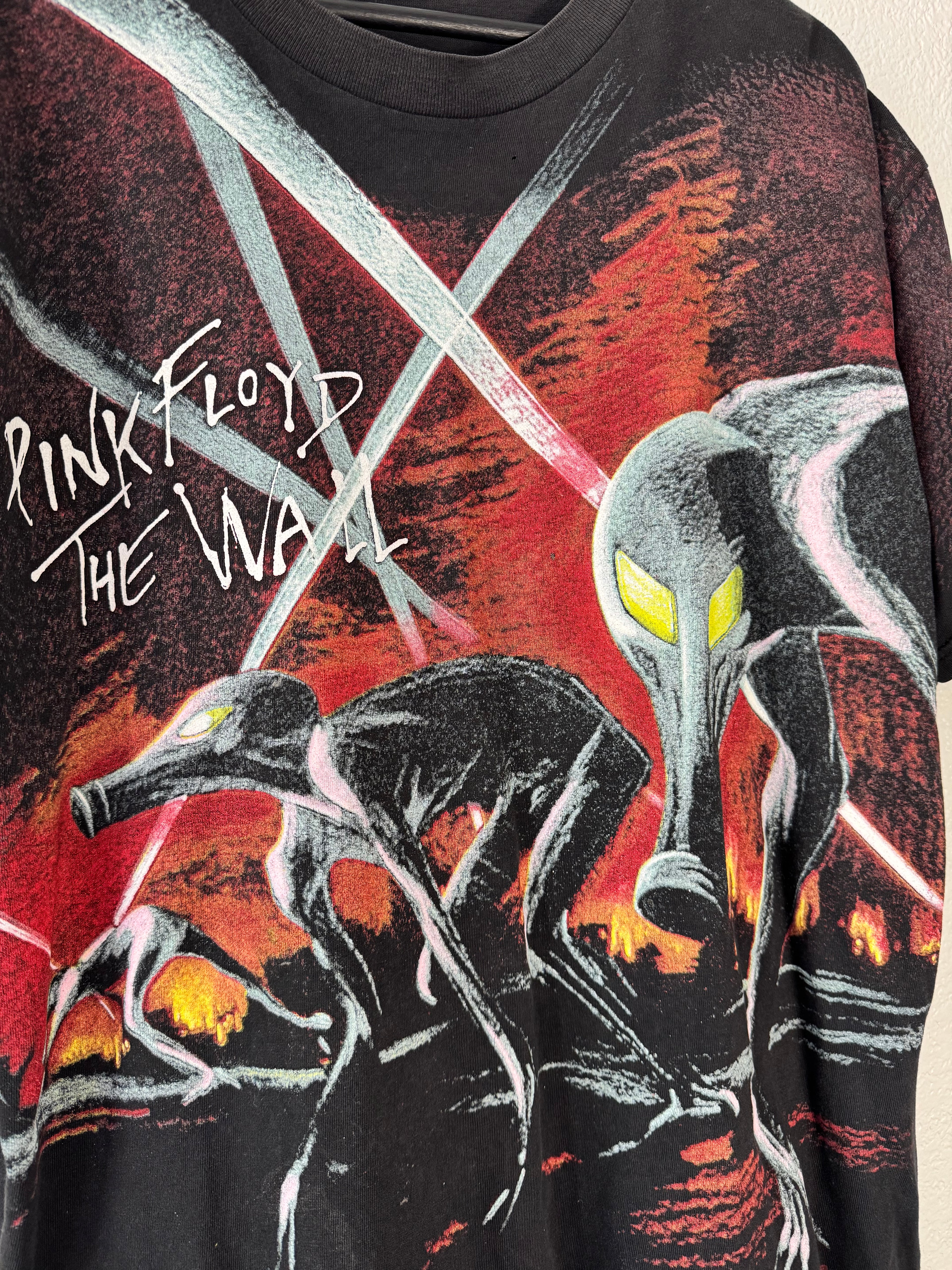 Vintage 90's Pink Floyd The Wall All Over Print T Men’s Size L Winterland