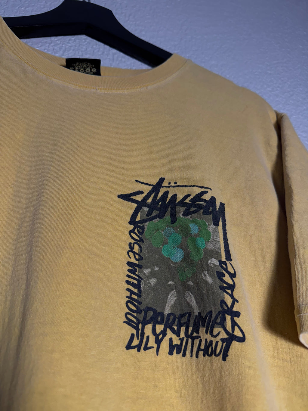 STUSSY CAMELLIAS PIGMENT DYED TEE - YELLOW