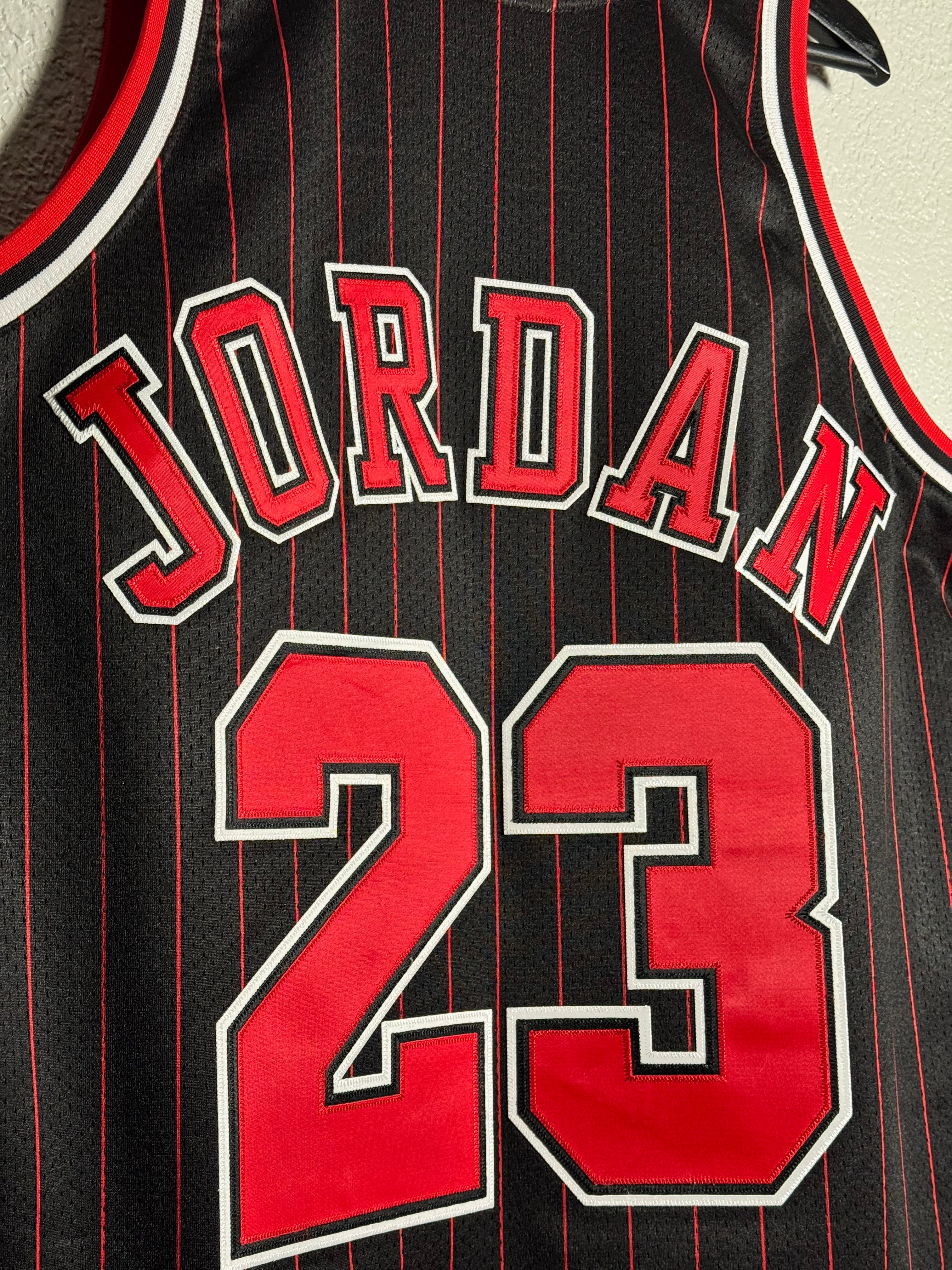 Chicago Bulls Mitchell & Ness Michael Jordan Jersey