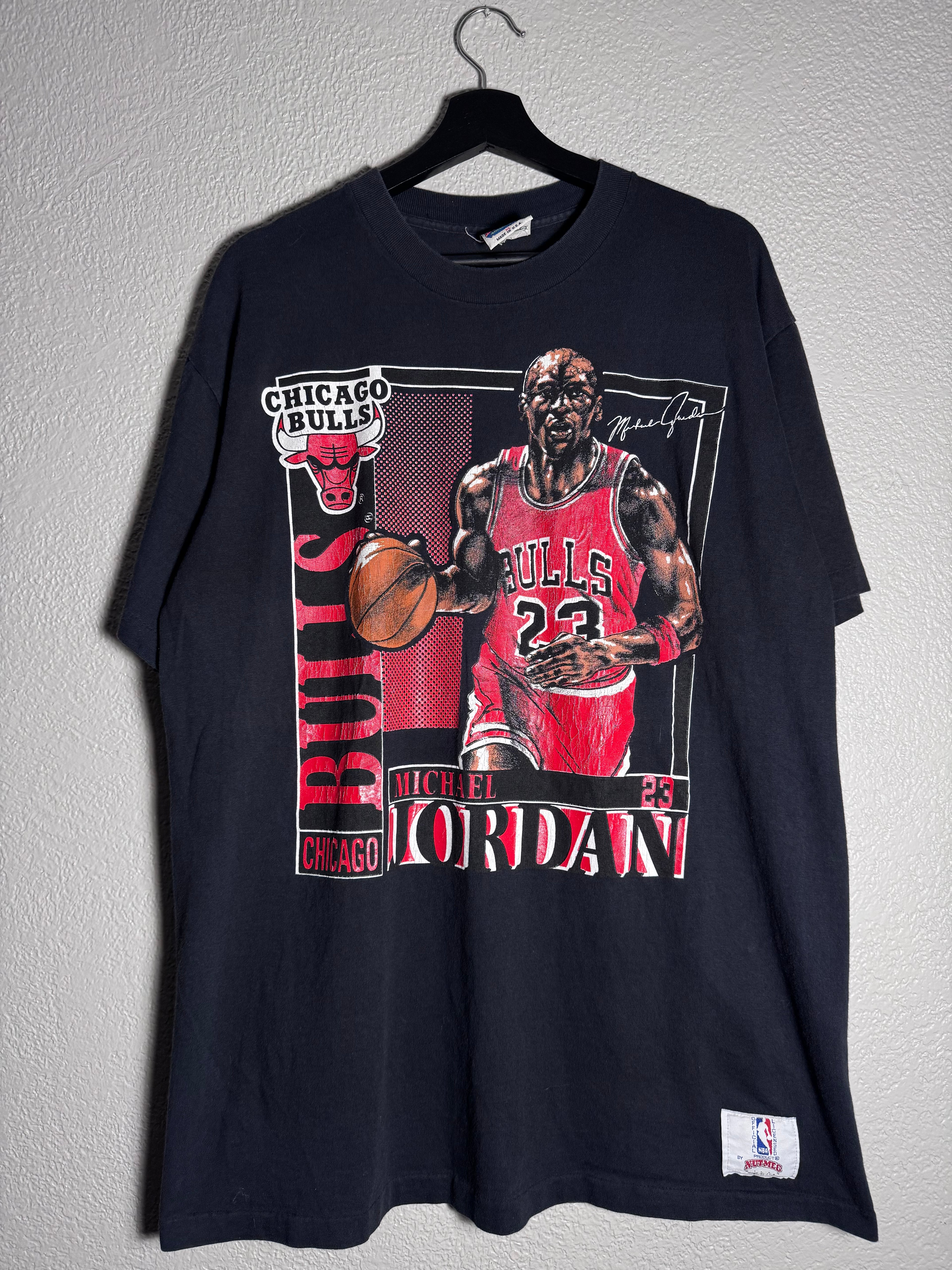 Vintage 1990s Chicago Bulls Nutmeg Michael Jordan Shirt