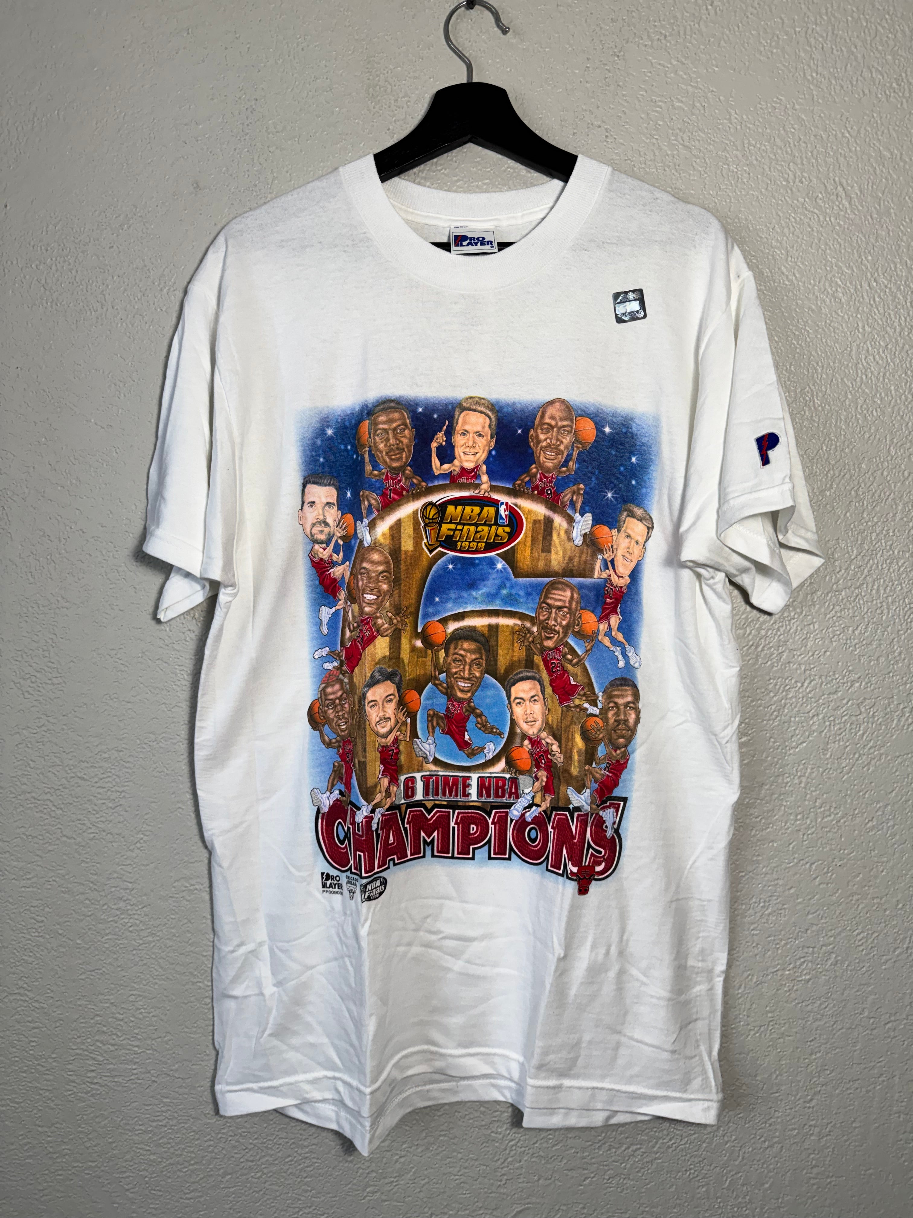 (NEW) Pro Player 1998 Chicago Bulls 6 Time Champions Caricature Shirt Size Medium
