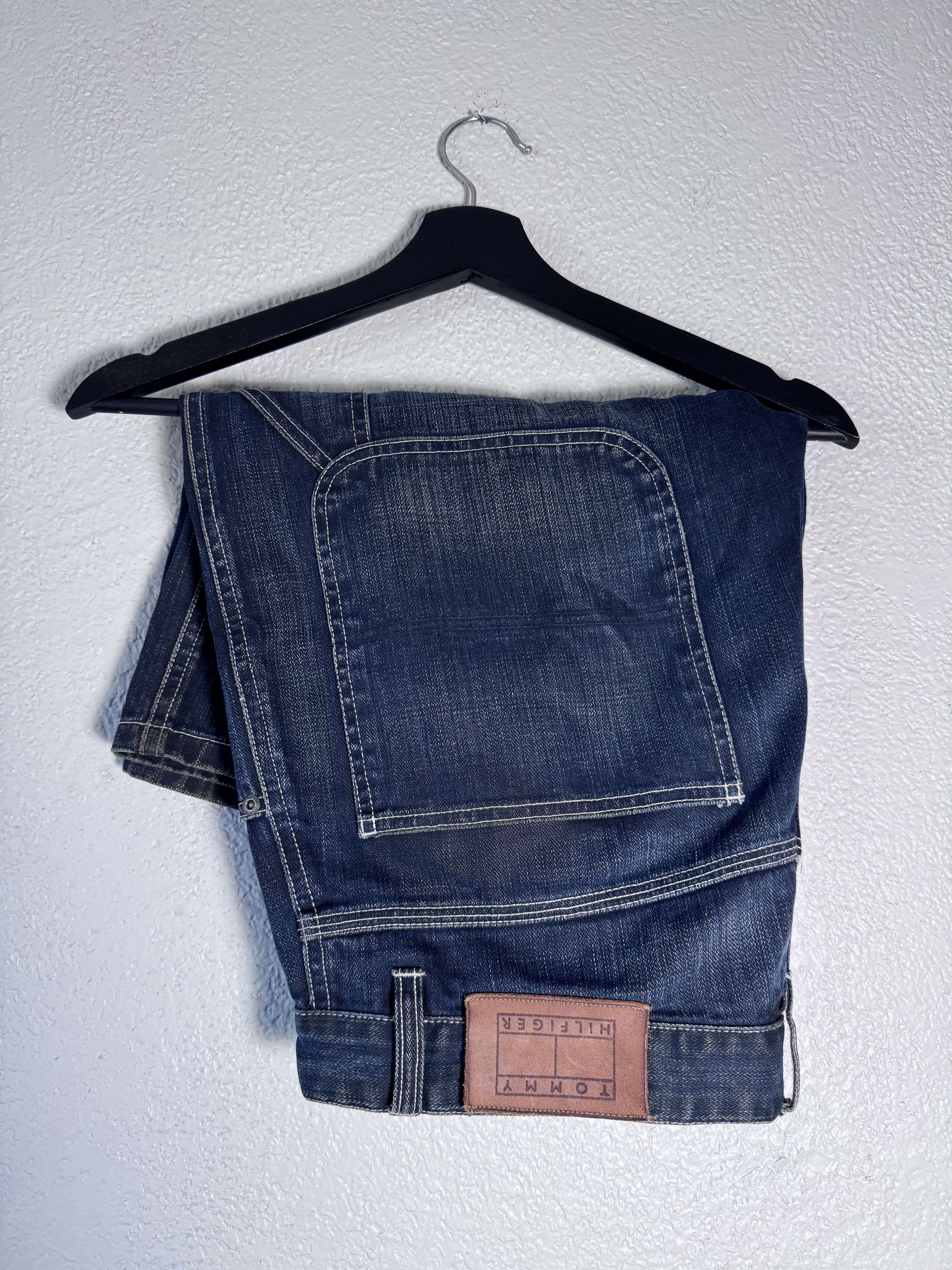 Y2K 2000s Tommy Hilfiger Baggy Shorts Size 33