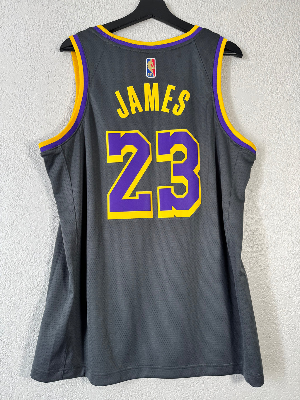 Los Angeles Lakers LeBron James Earned Edition Swingman Jersey Size Large