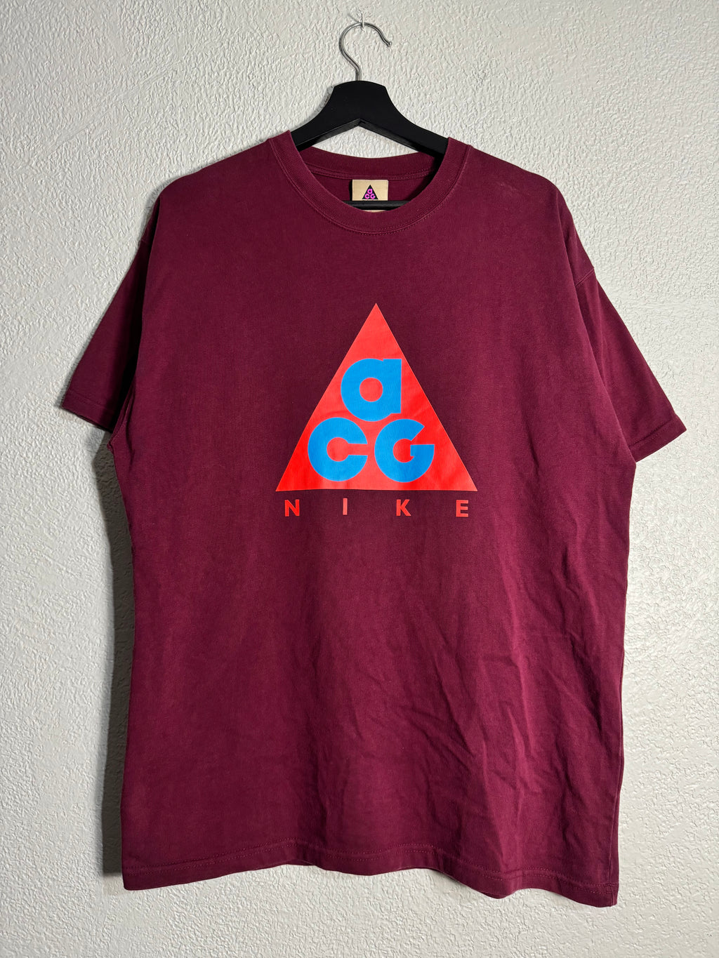 Nike ACG Graphic T-Shirt Dark Beetroot/Habanero Red/Blue Size M