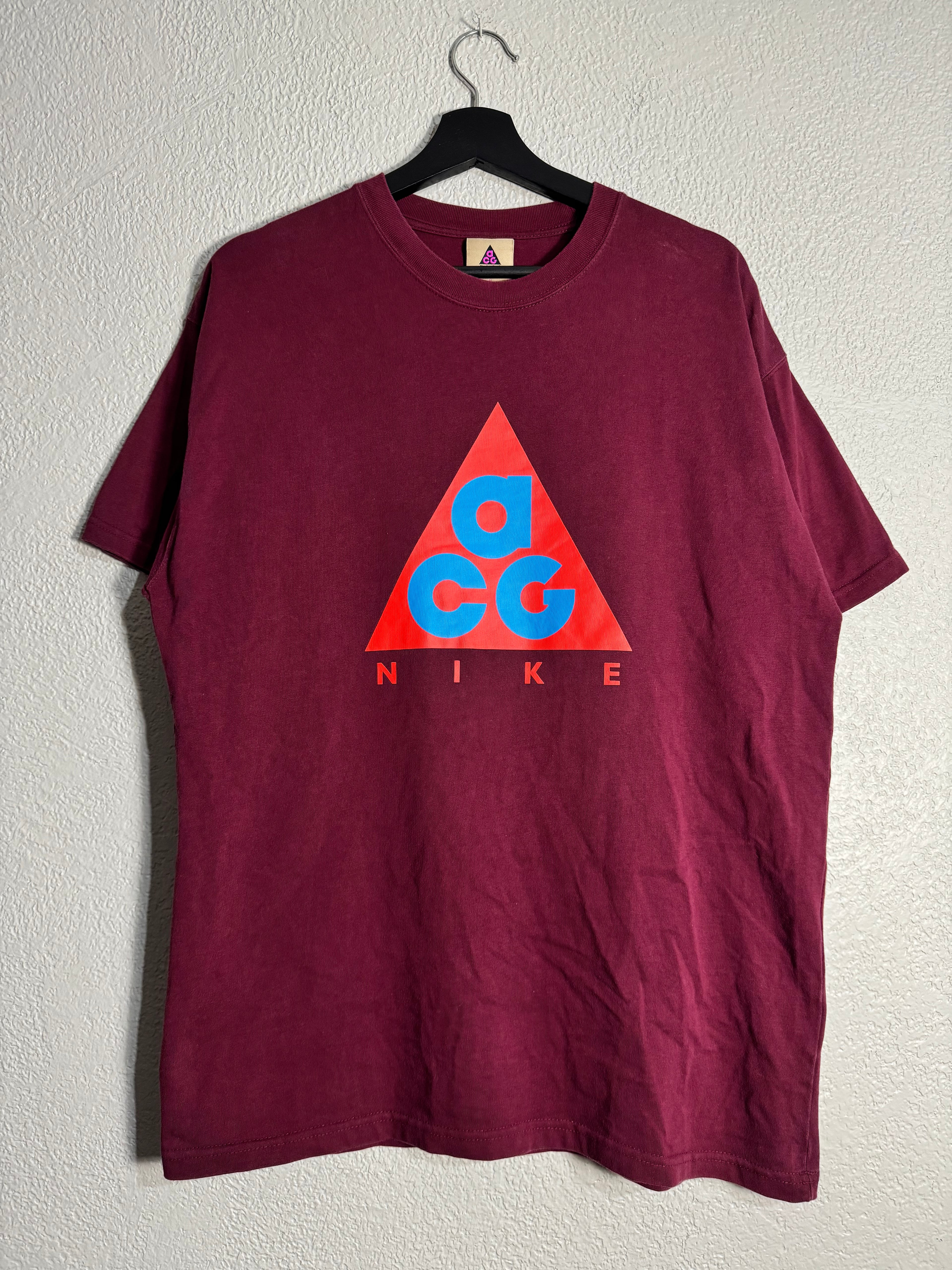 Nike ACG Graphic T-Shirt Dark Beetroot/Habanero Red/Blue Size M