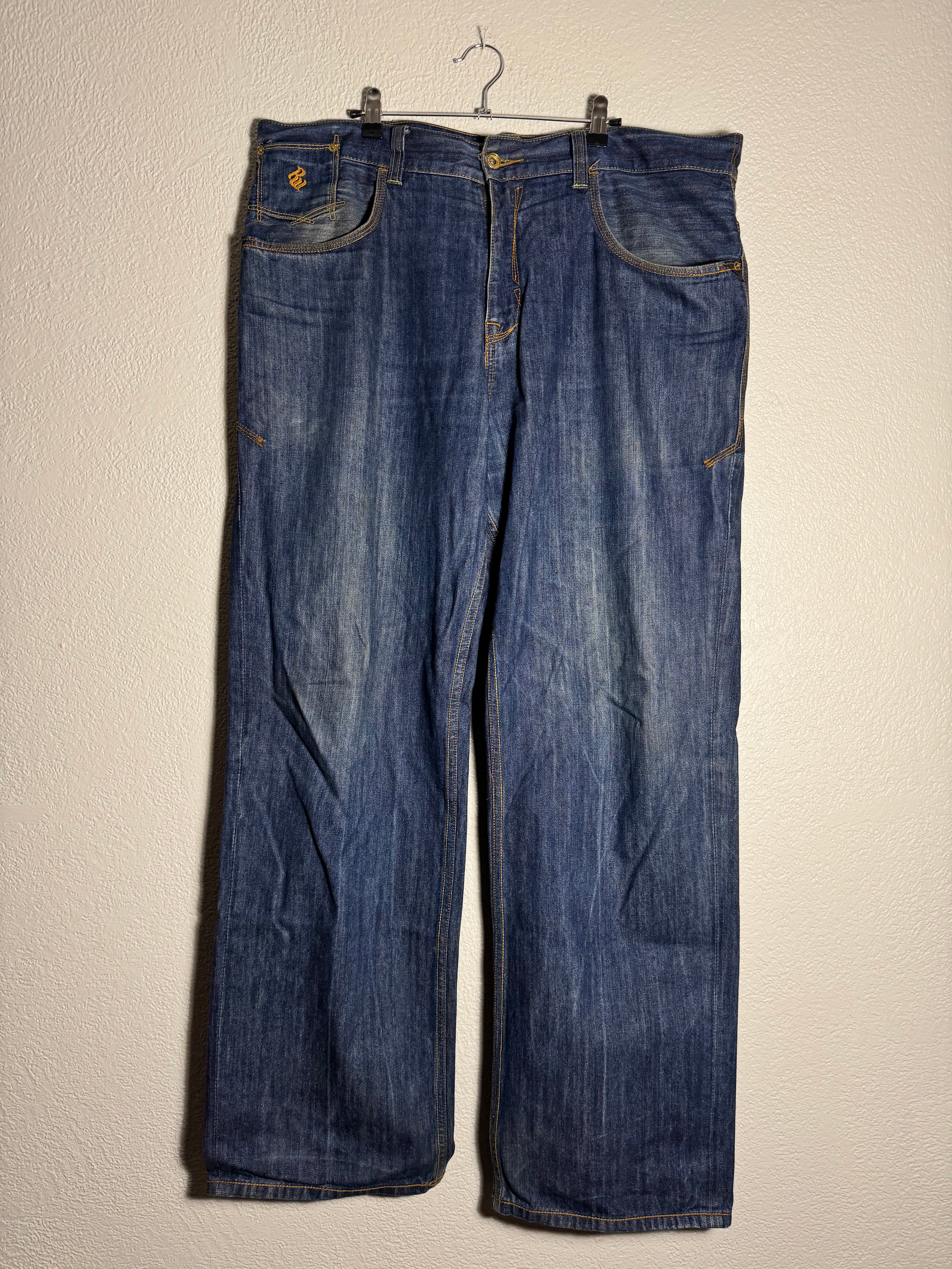 Y2K Baggy Rocawear Jeans Size 40