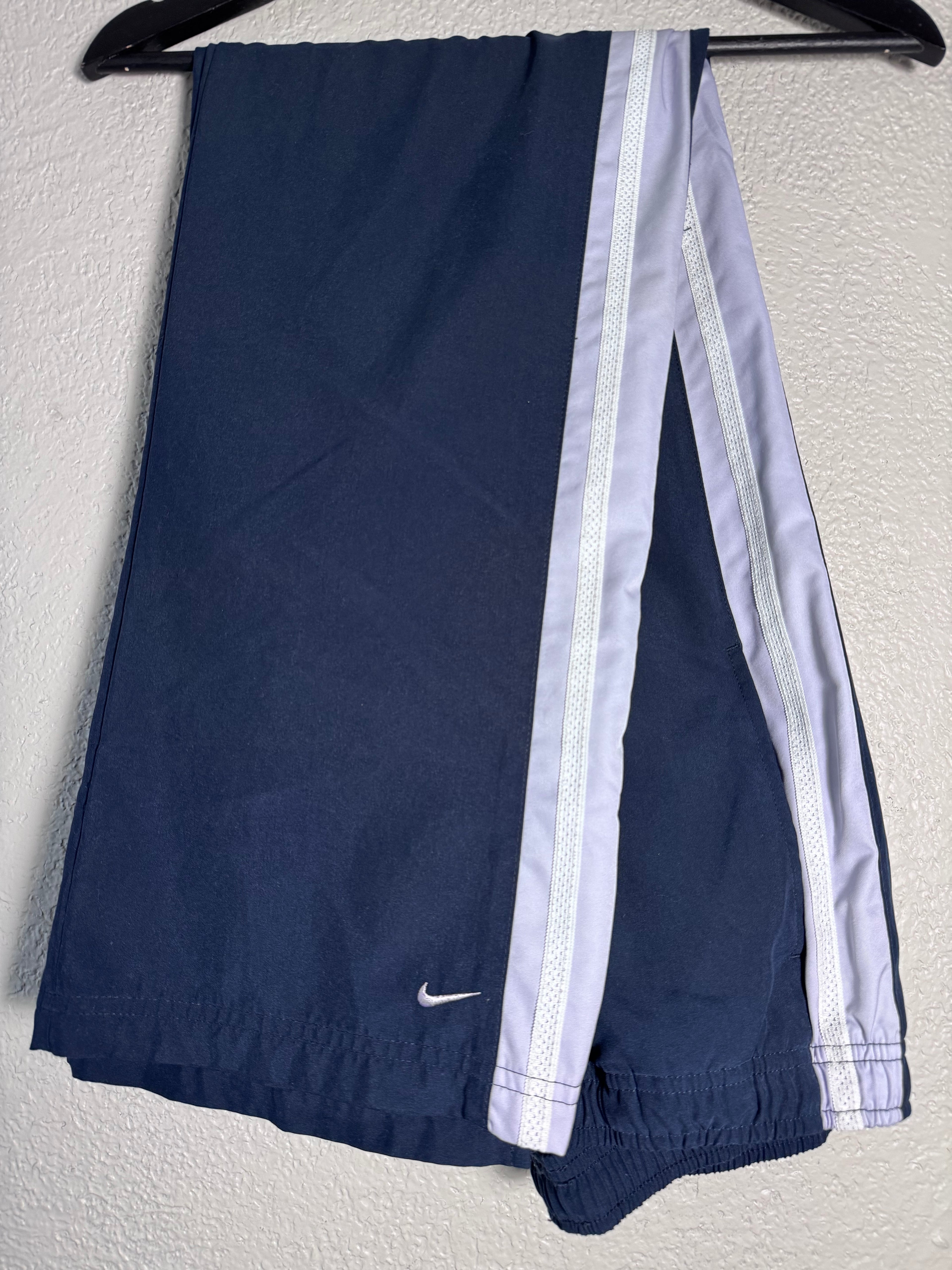 Nike Women Navy/Lavender Size M