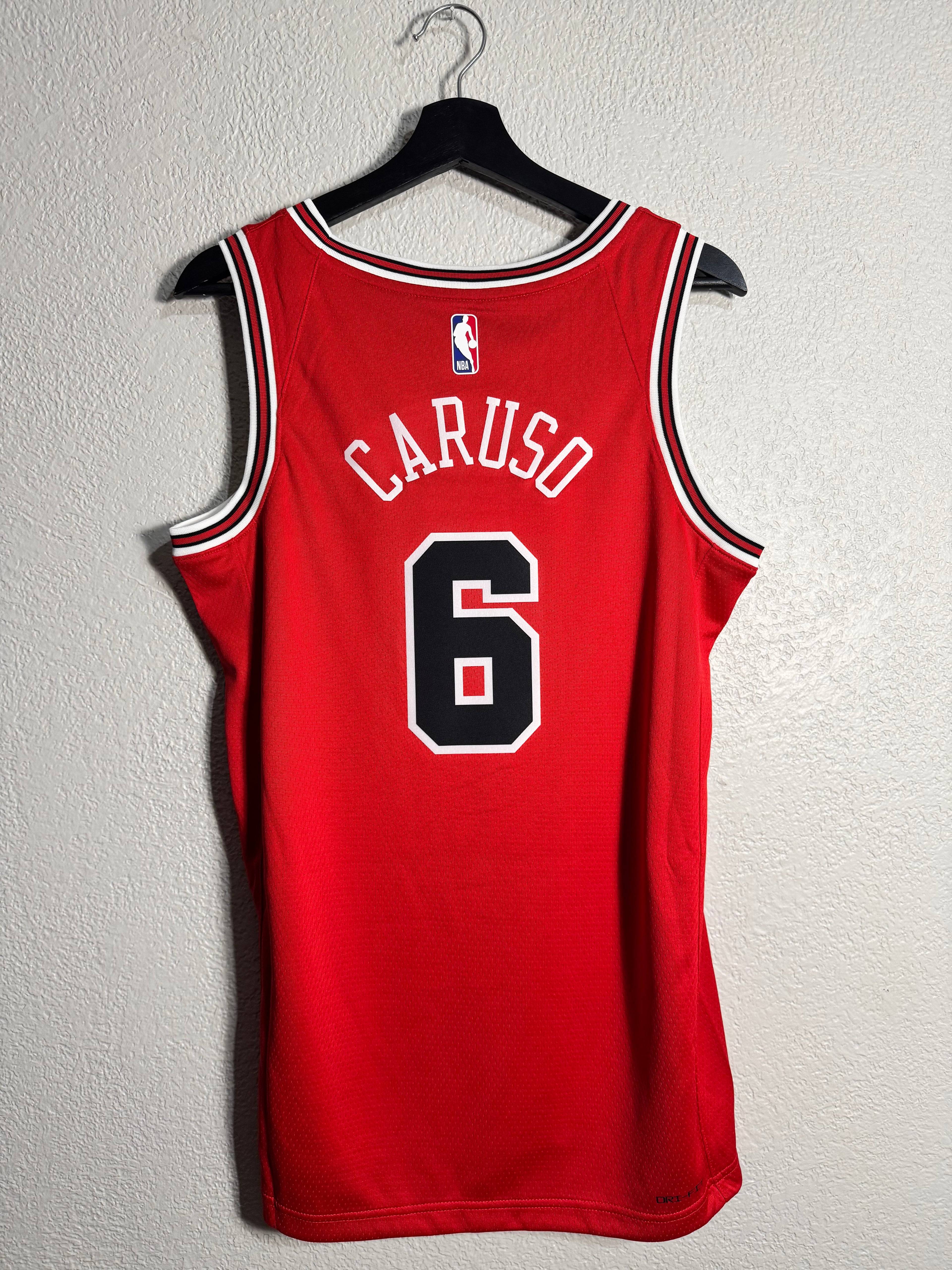 (NEW) Nike Chicago Bulls Caruso Size Small