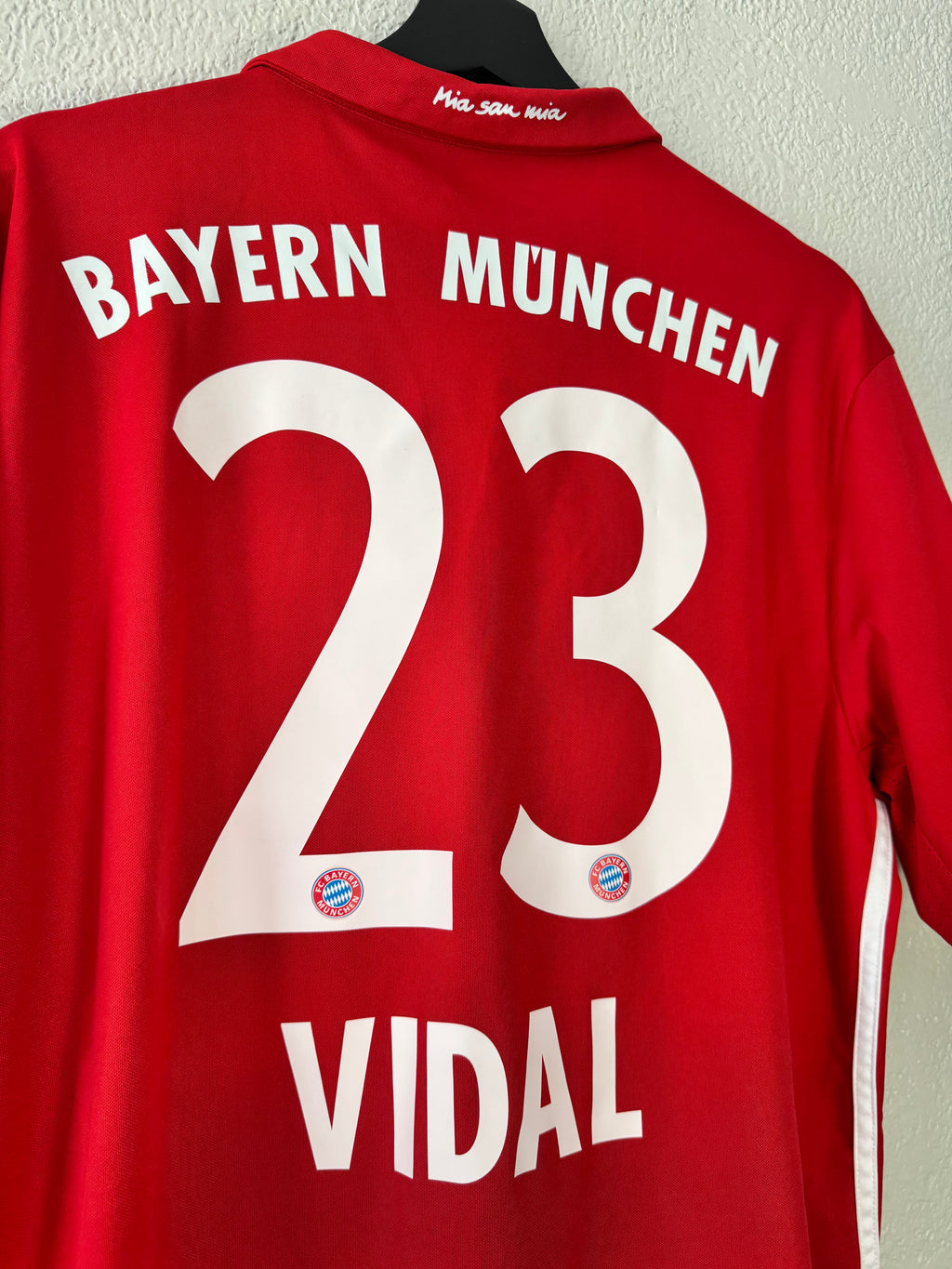 Adidas Bayern Munich Home 2016/17 Arturo Vidal Jersey Size XL