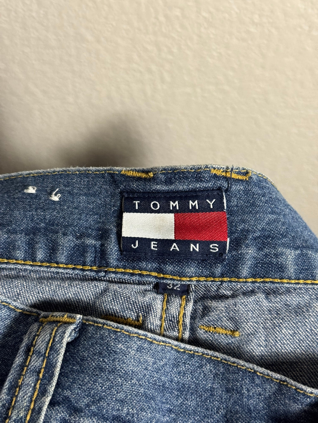 Vtg/Y2K Tommy Hilfiger Baggy Jean Shorts Size 32