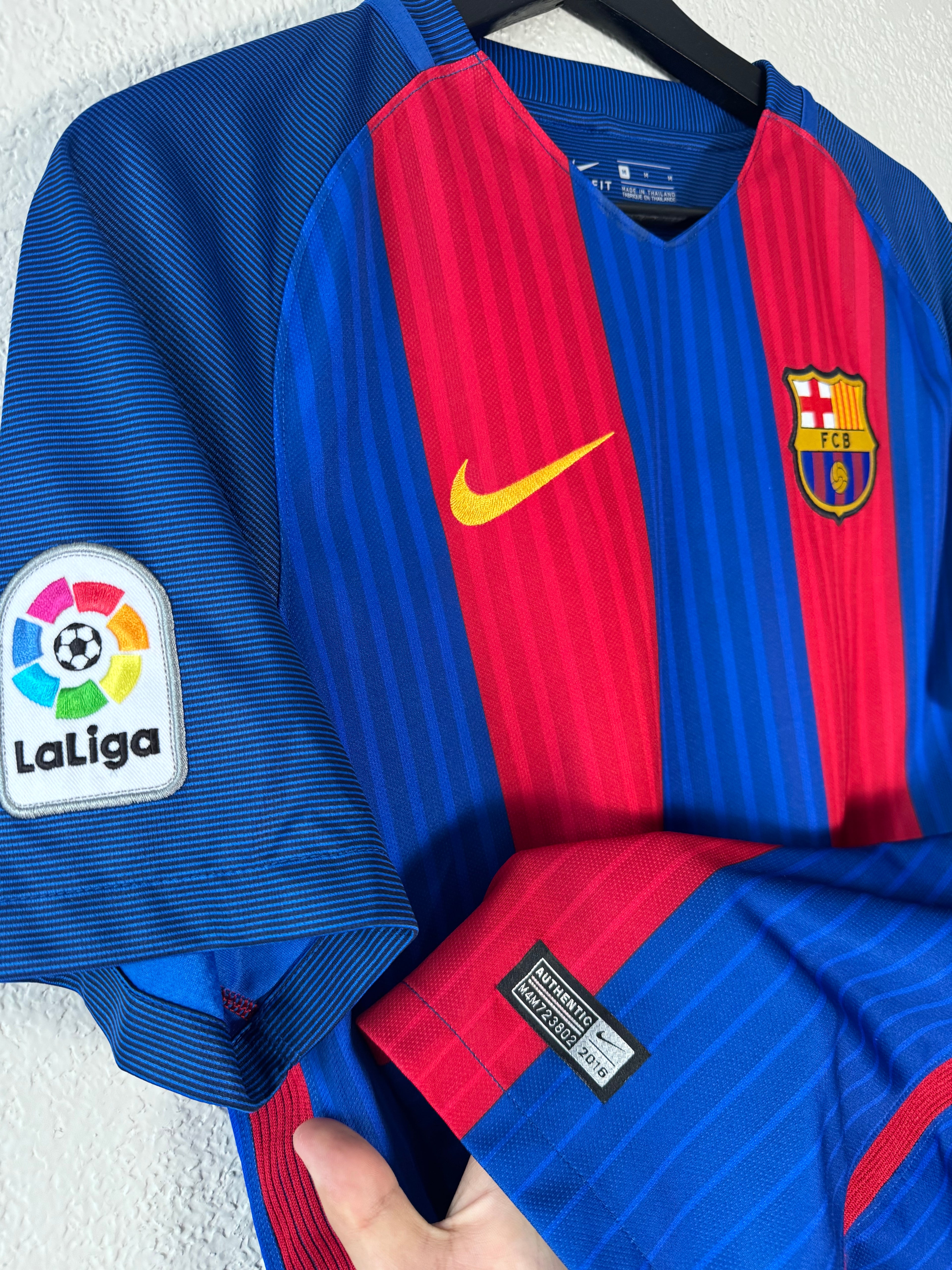 Nike FC Barcelona 2016/17 Home Jersey Size Medium