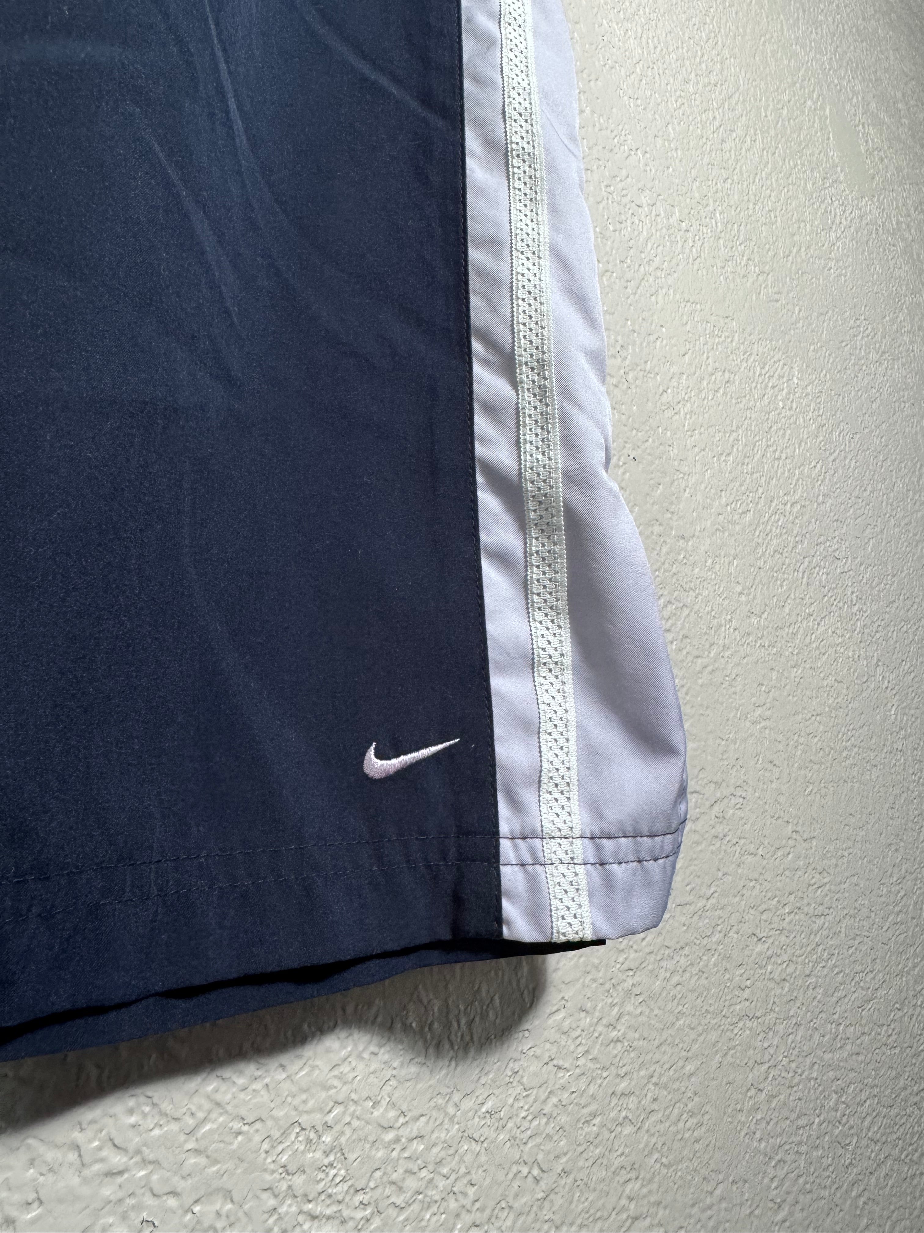 Nike Women Navy/Lavender Size M