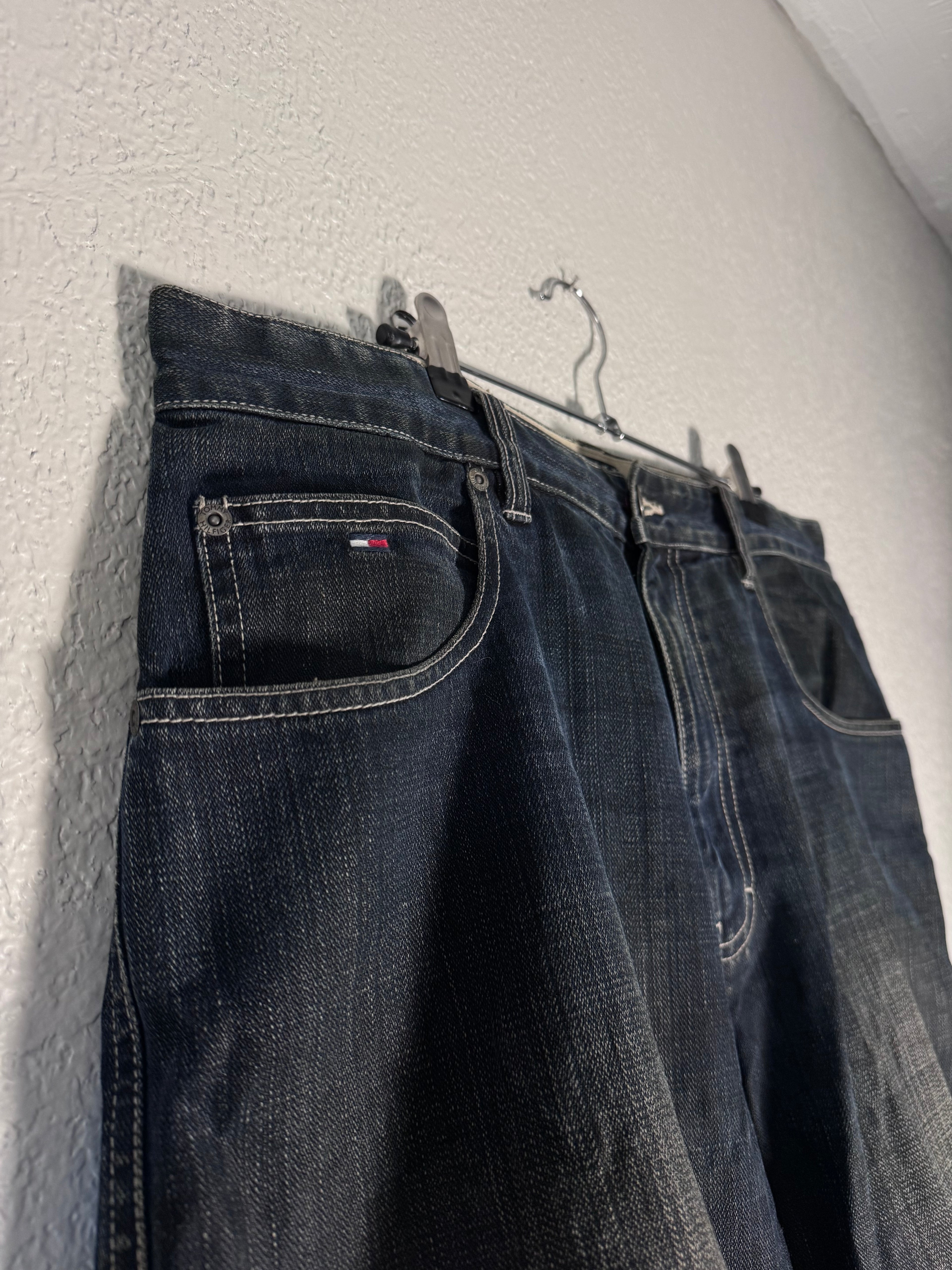 Y2K 2000s Tommy Hilfiger Baggy Shorts Size 33