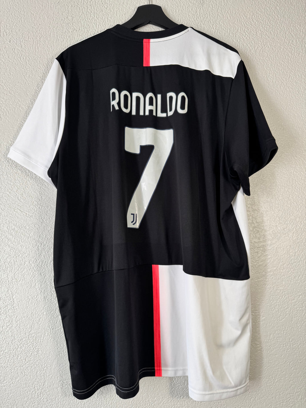 JUVENTUS ADIDAS MENS 2019/2020 #7 RONALDO HOME JERSEY SIZE L