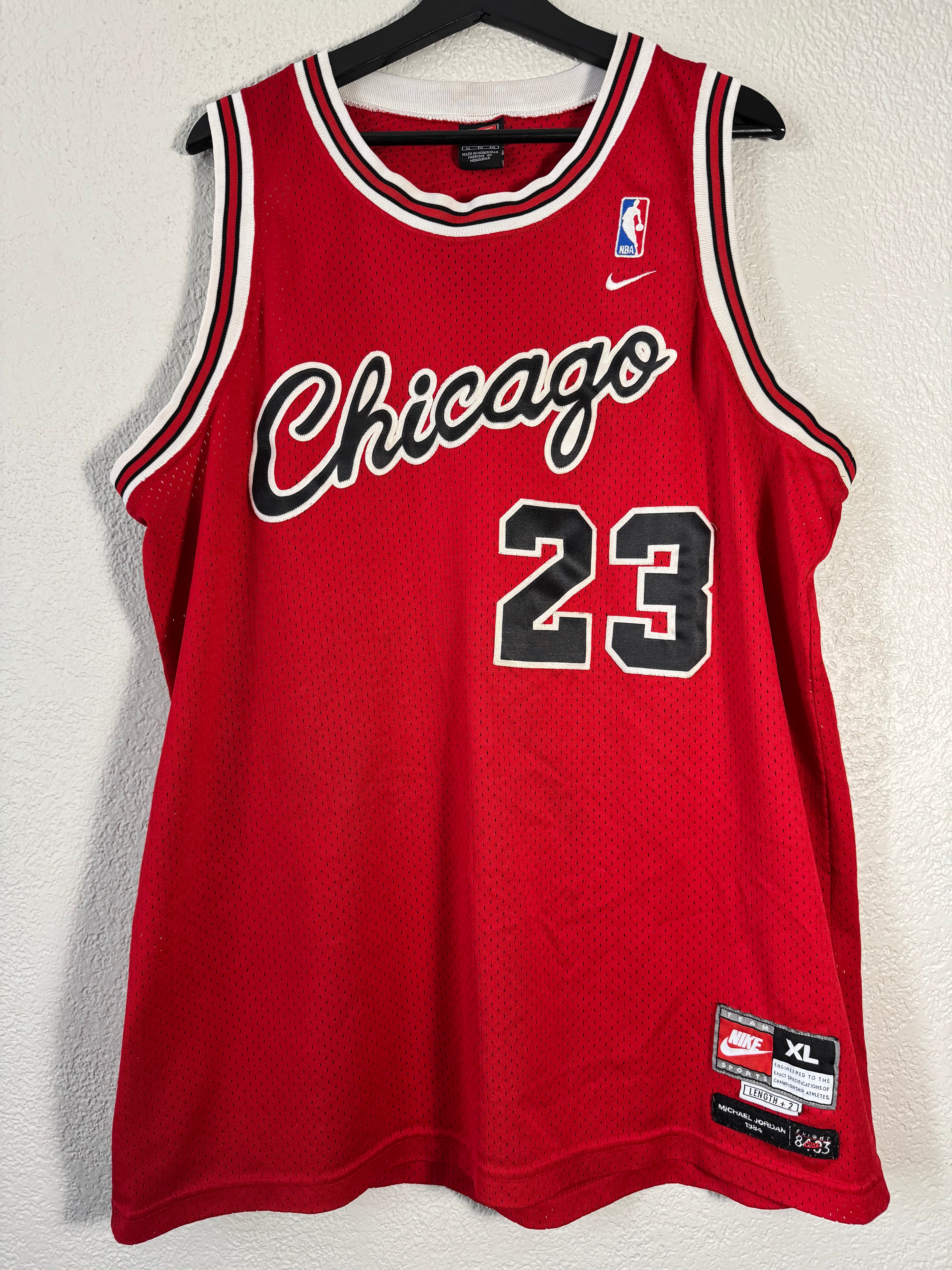 Vintage Nike Chicago Bulls Michael Jordan Jersey Size XL