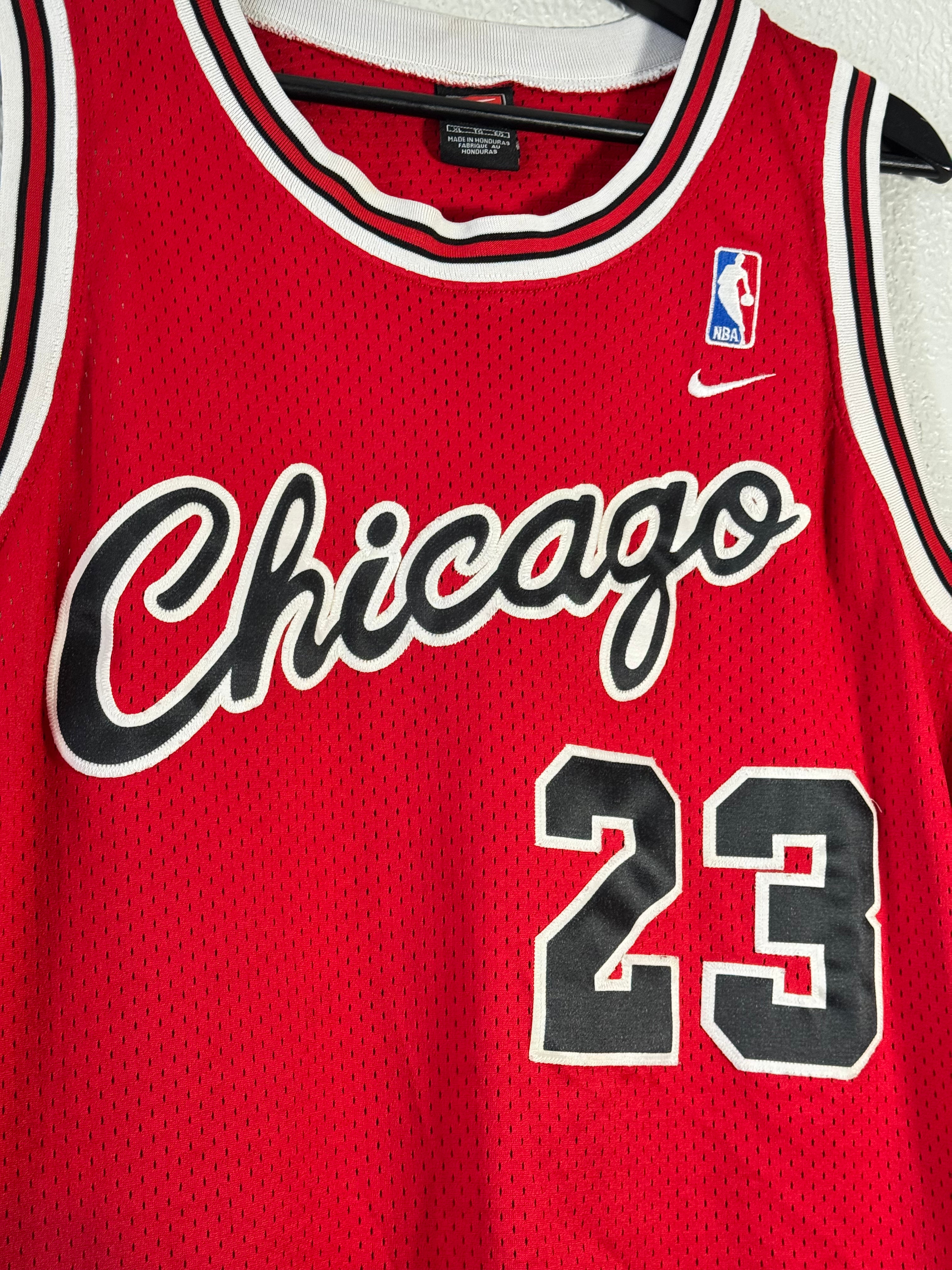 Vintage Nike Chicago Bulls Michael Jordan Jersey Size XL