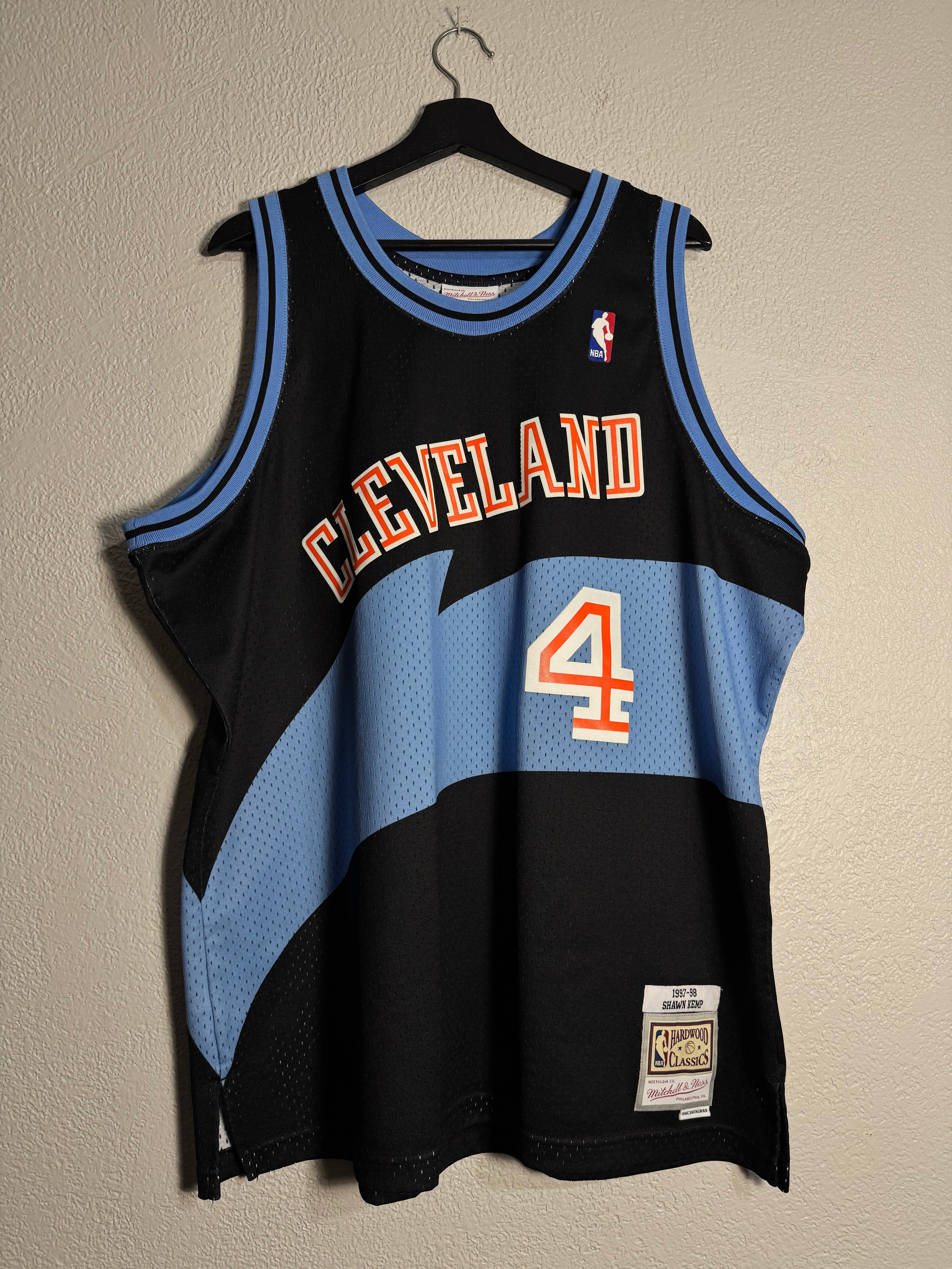 Mitchell & Ness Cleveland Cavaliers Shawn Kemp 1997-98 Swingman Jersey #4 Size 2XL
