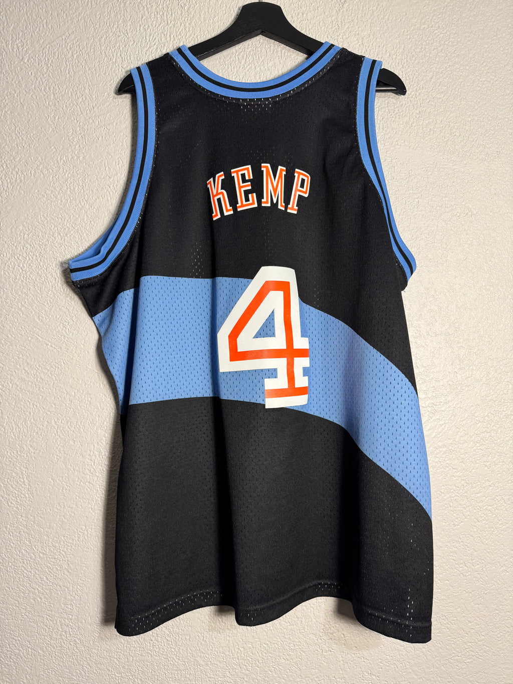 Mitchell & Ness Cleveland Cavaliers Shawn Kemp 1997-98 Swingman Jersey #4 Size 2XL