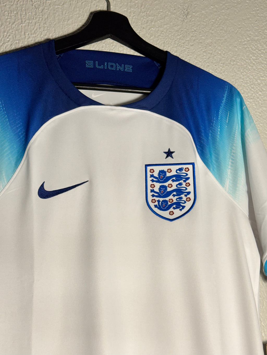 (NEW) Nike England 2022/23 Home Soccer Jersey Size Small
