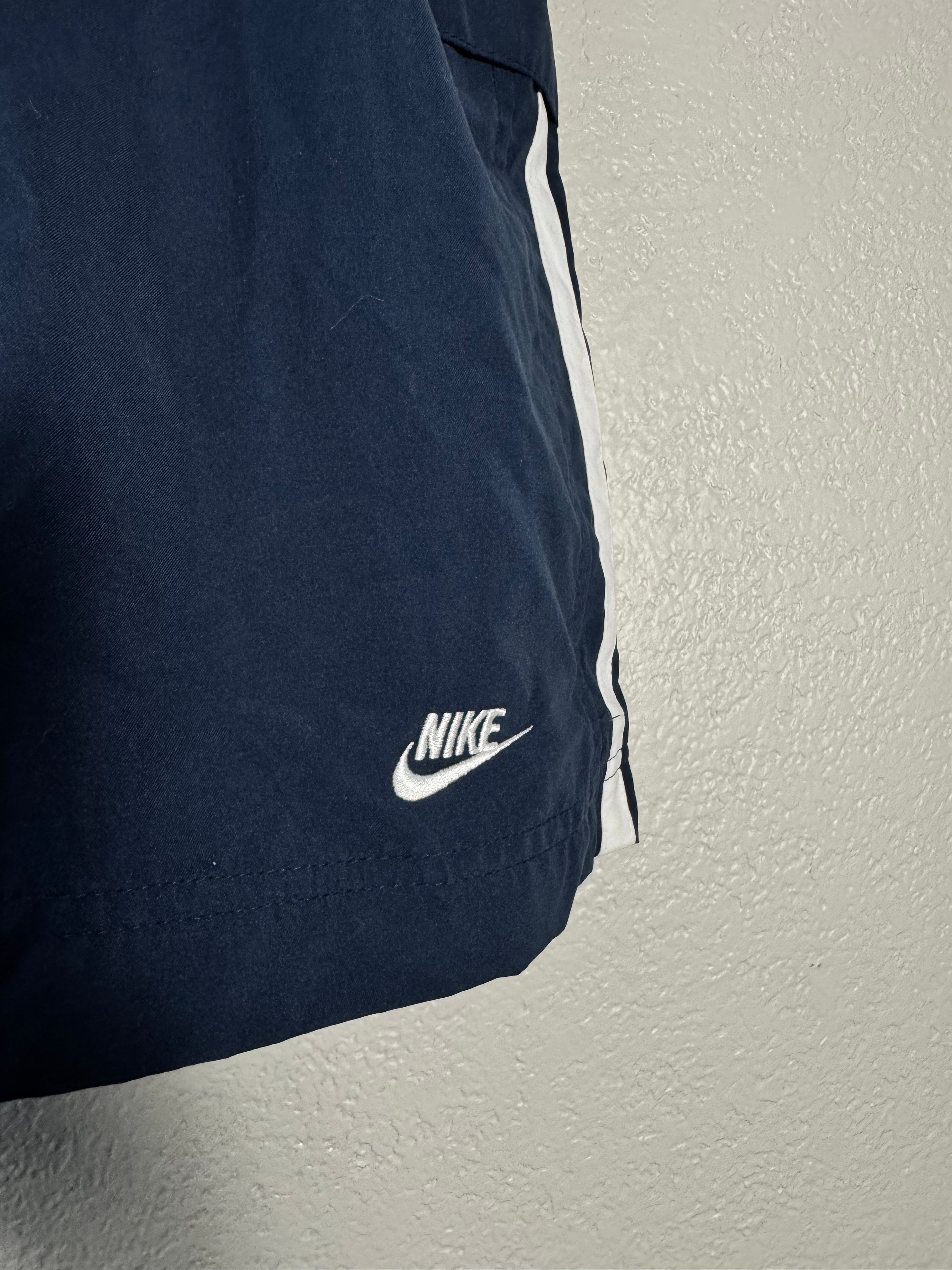 Vintage Y2K Nike Cargo Shorts Size Large