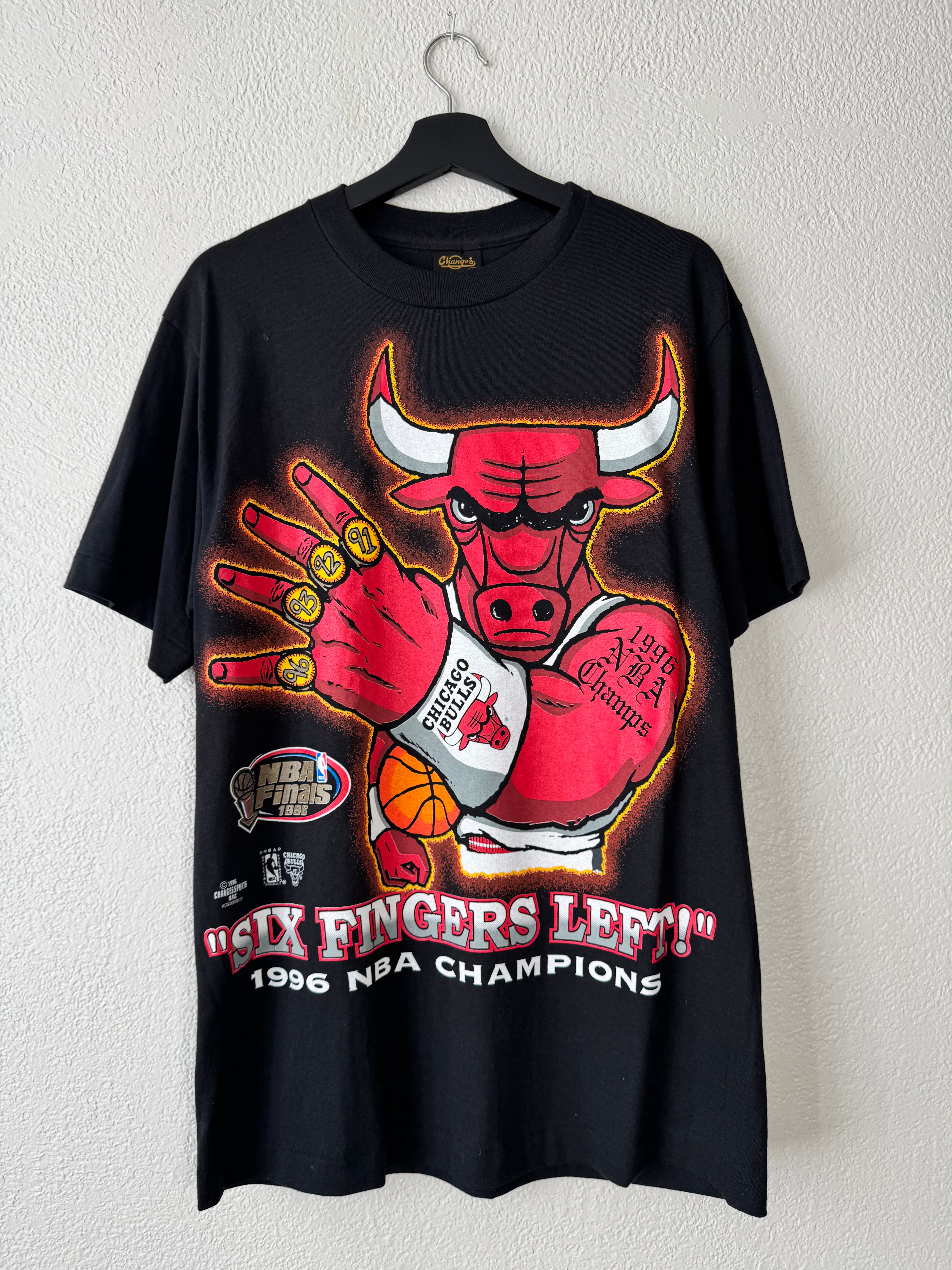 (NEW) Vintage 90’s Chicago Bulls 1996 NBA Finals Six Fingers Left Tee Size Large