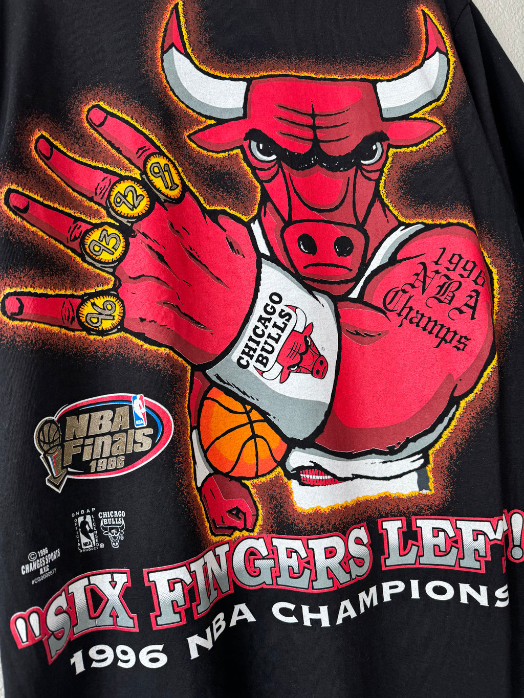 (NEW) Vintage 90’s Chicago Bulls 1996 NBA Finals Six Fingers Left Tee Size Large