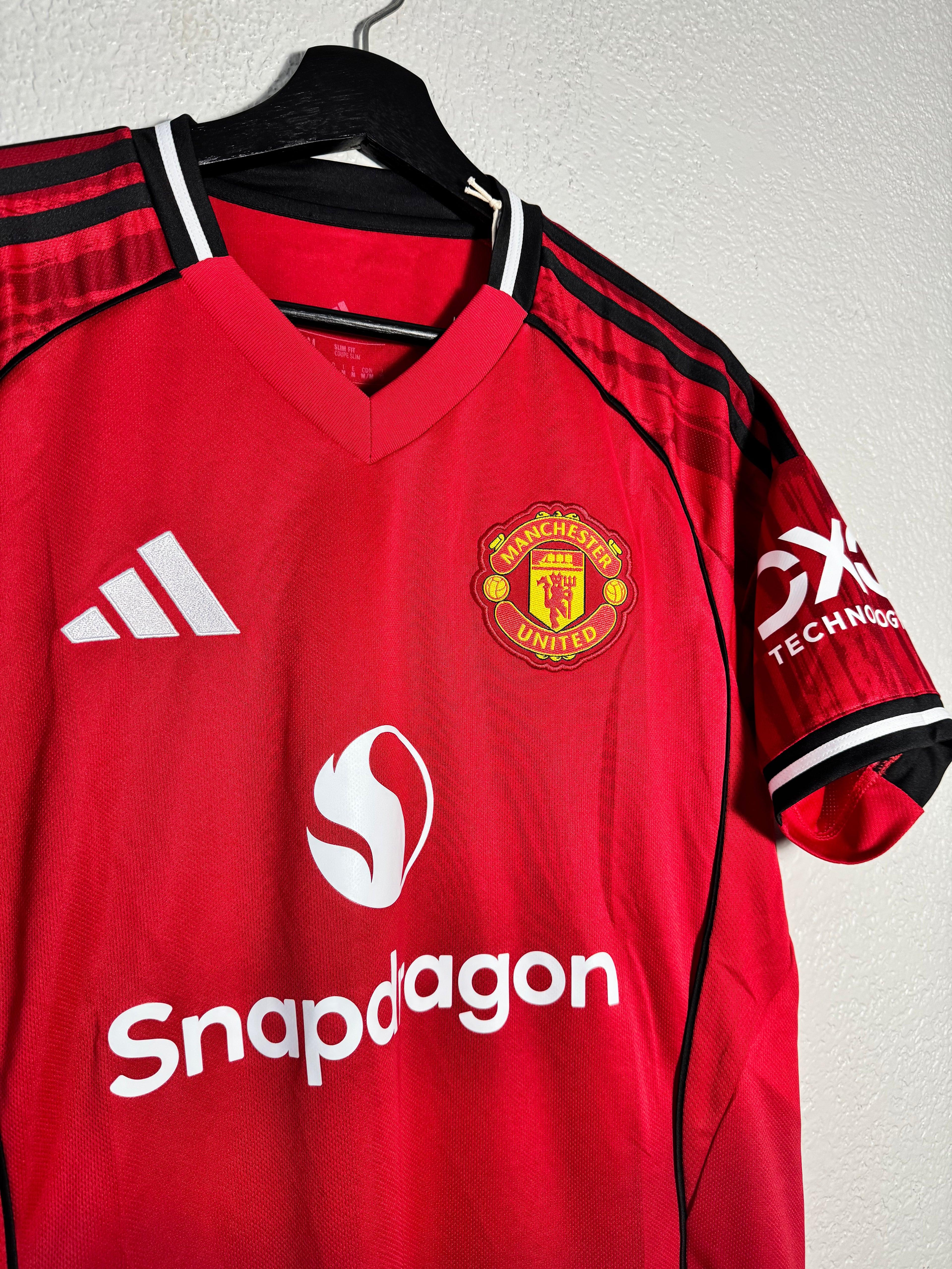 (NEW) Adidas Manchester United 25/26 Home Jersey Size M