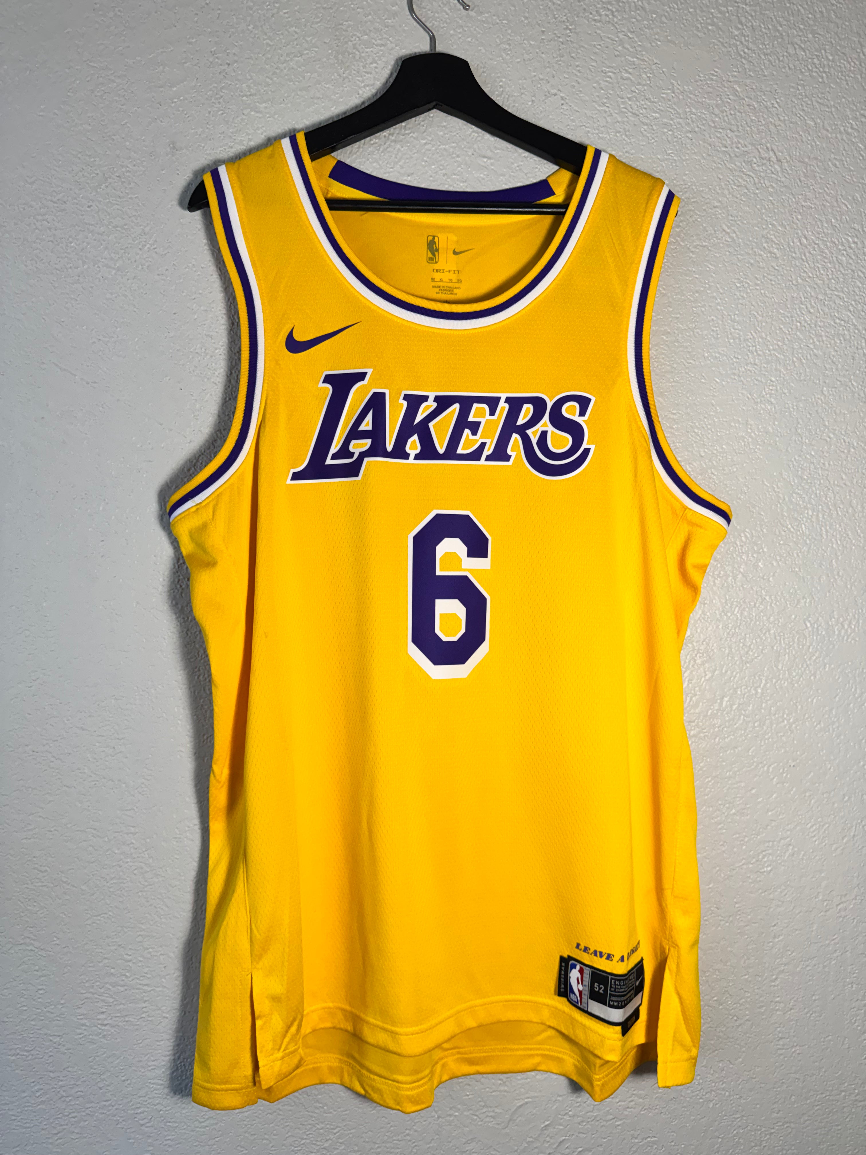 (NEW) Nike LA Lakers LeBron James Swingman Icon Edition Yellow Jersey Size XL/52