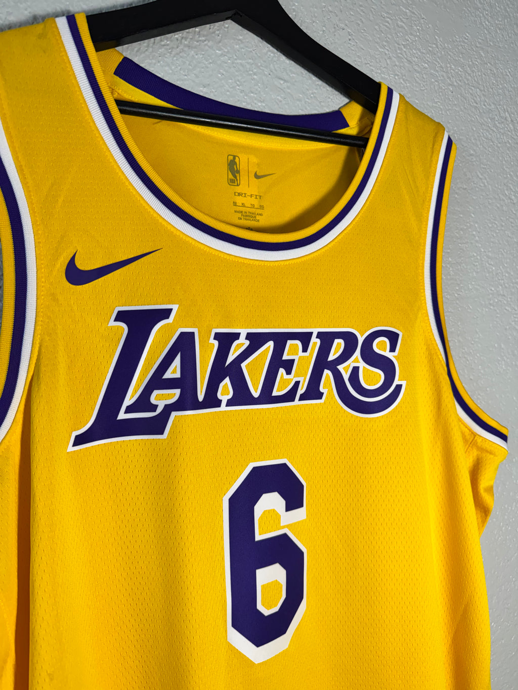 (NEW) Nike LA Lakers LeBron James Swingman Icon Edition Yellow Jersey Size XL/52