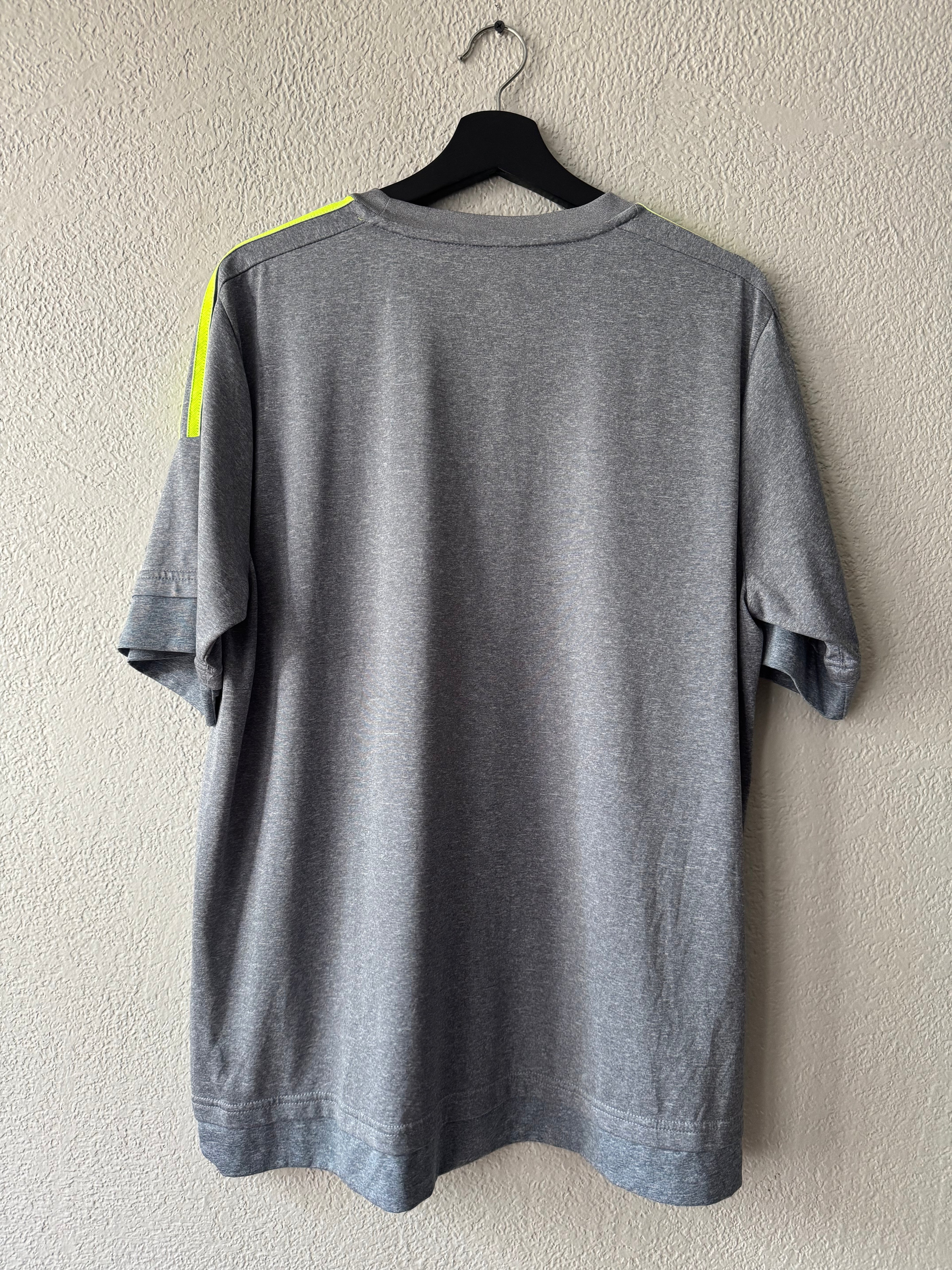 Adidas Real Madrid 2014 FIFA World Champions Jersey Size XL