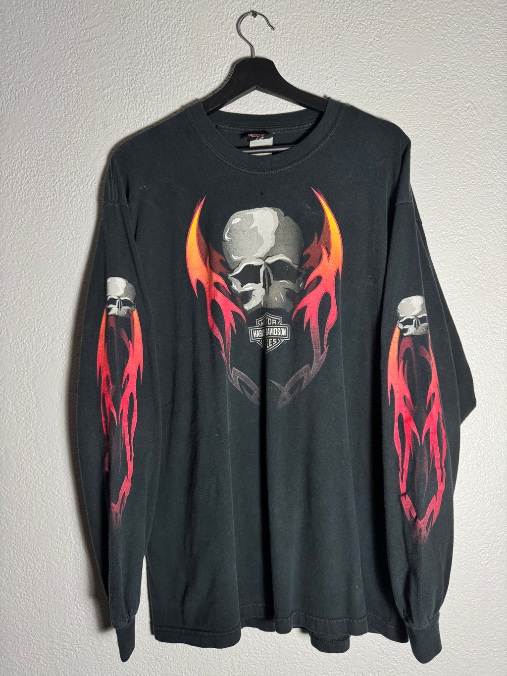 Vintage Harley Davidson 2005 Skull/Flames Long Sleeve Size XL